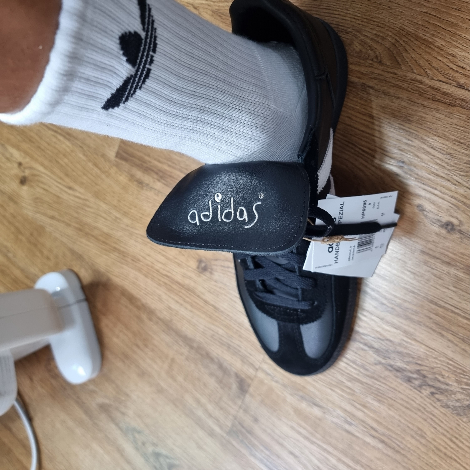 Adidas Spezial Handball Core Black Cloud White 착용 스타일 - 4
