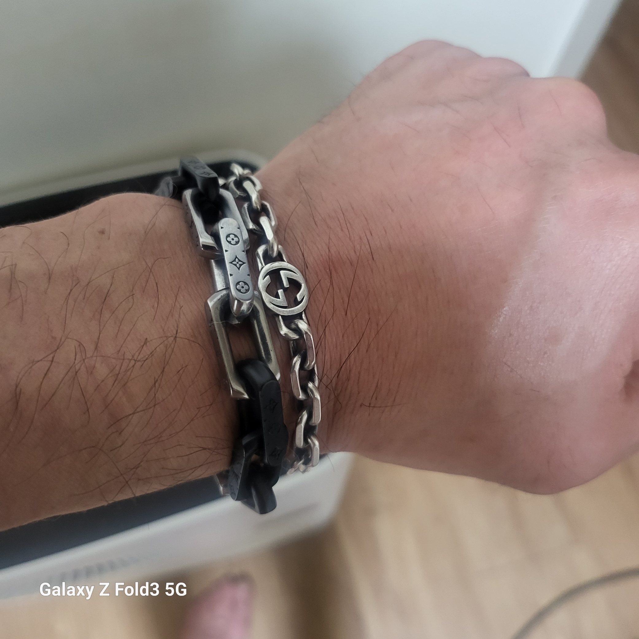 Gucci Interlocking G Bracelet Silver 착용 스타일