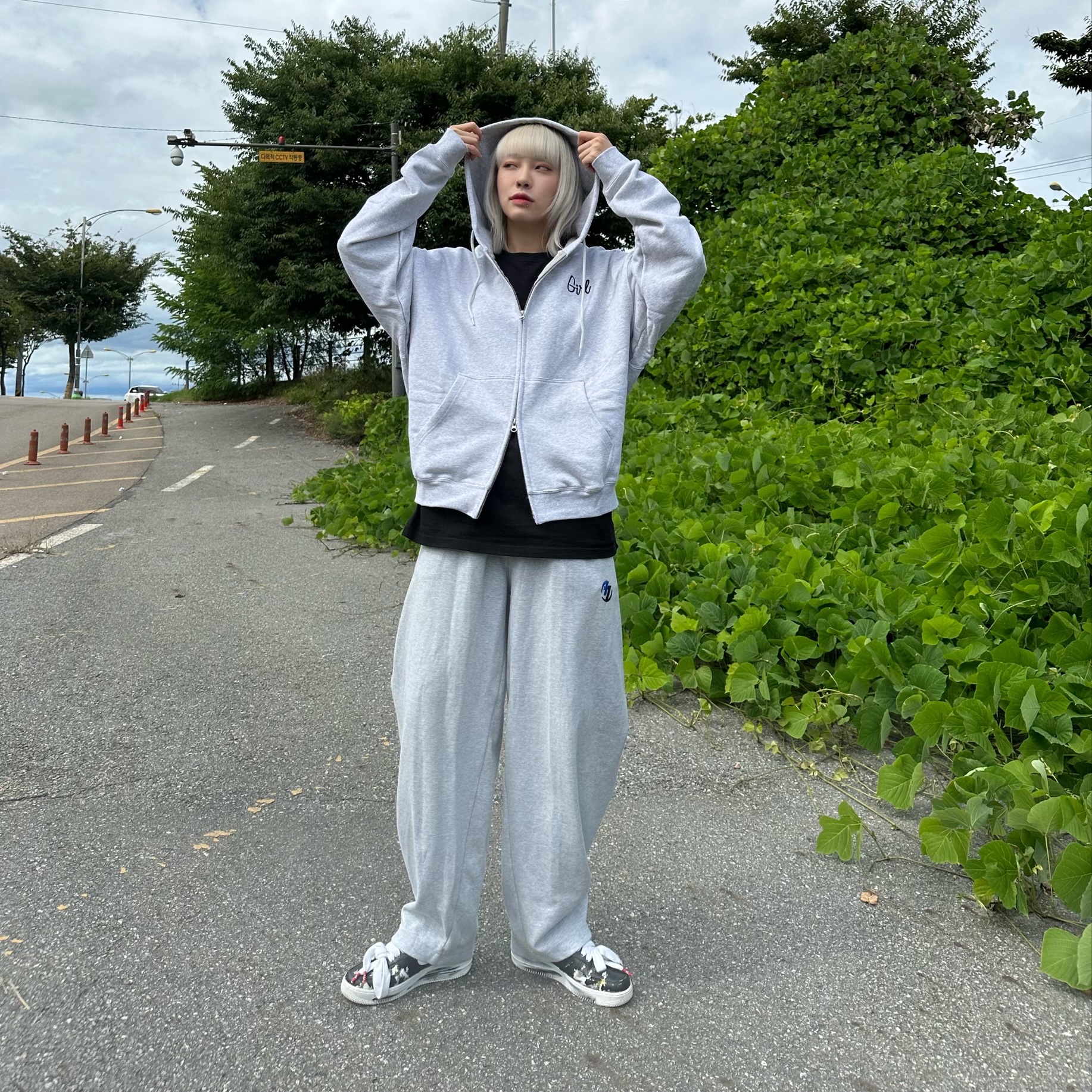 Zara x Ader Error Jogger Pants Grey, Nike x Peaceminusone Air Force 1 Low Para-Noise 착용 스타일 - 2