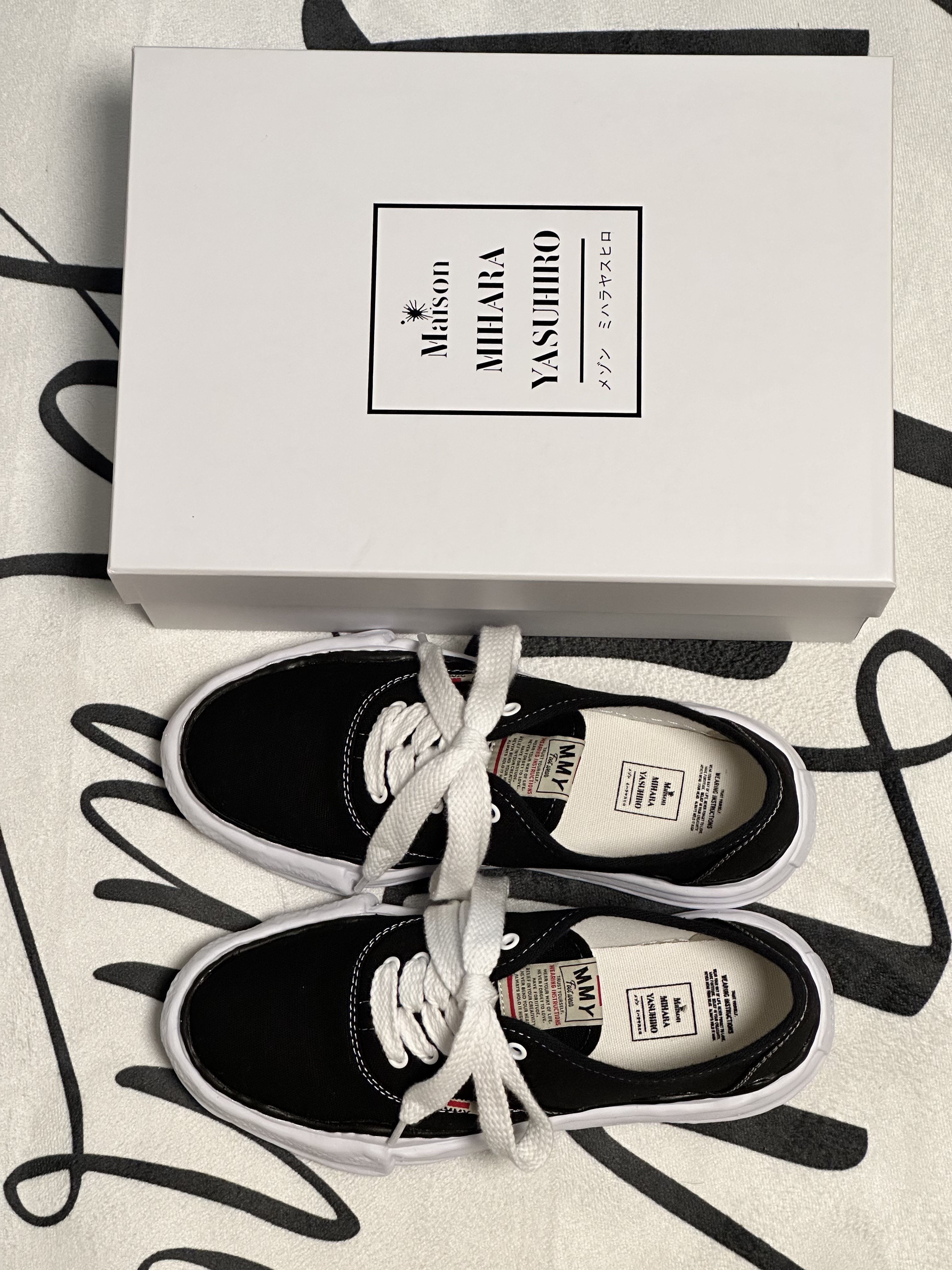 Maison Mihara Yasuhiro Baker OG Sole Canvas Low Cut Sneakers Black 착용 스타일
