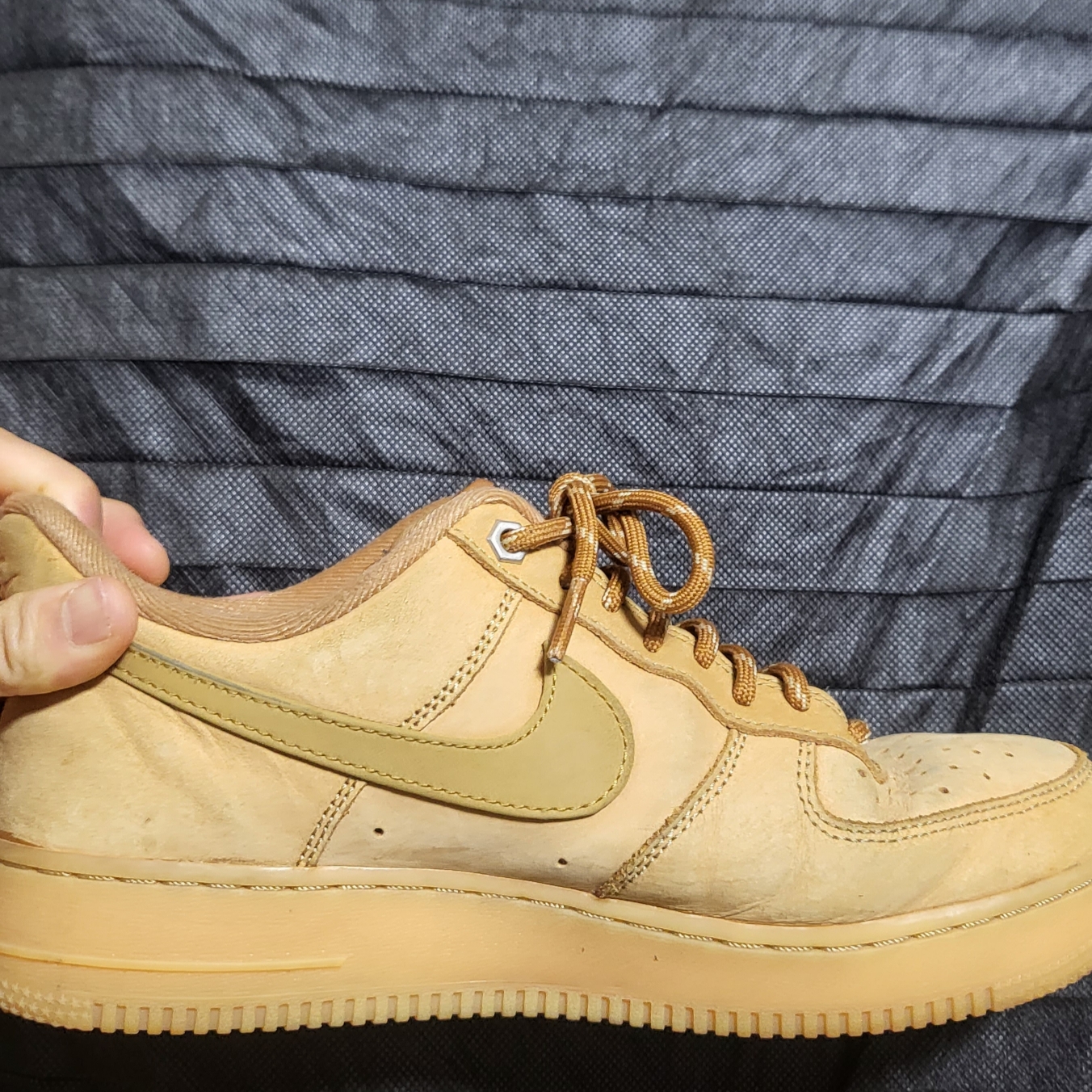 (GS) Nike Air Force 1 LV8 3 Wheat 착용 스타일