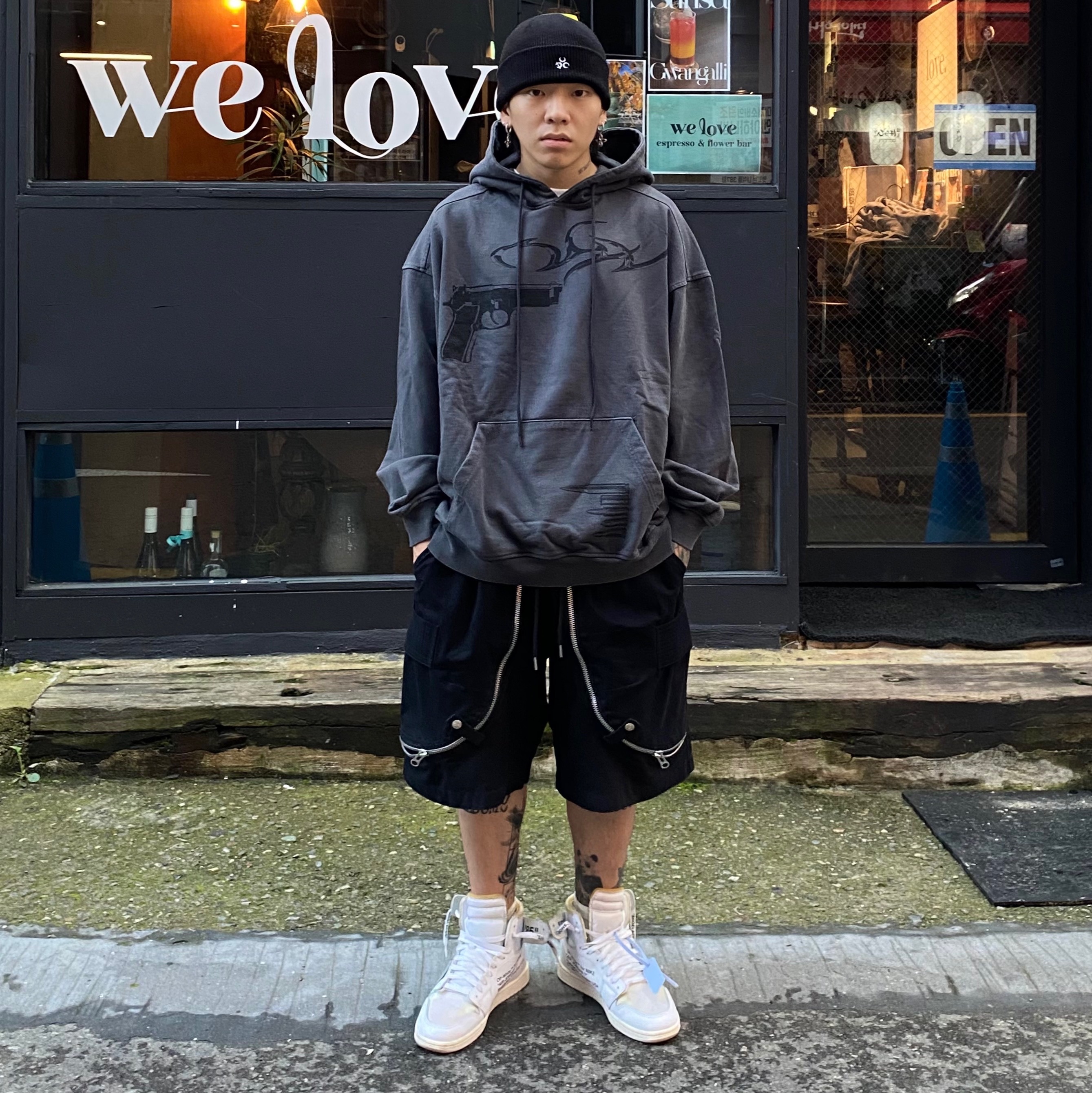 Jordan 1 x Off-White Retro High White 착용 스타일 - 1