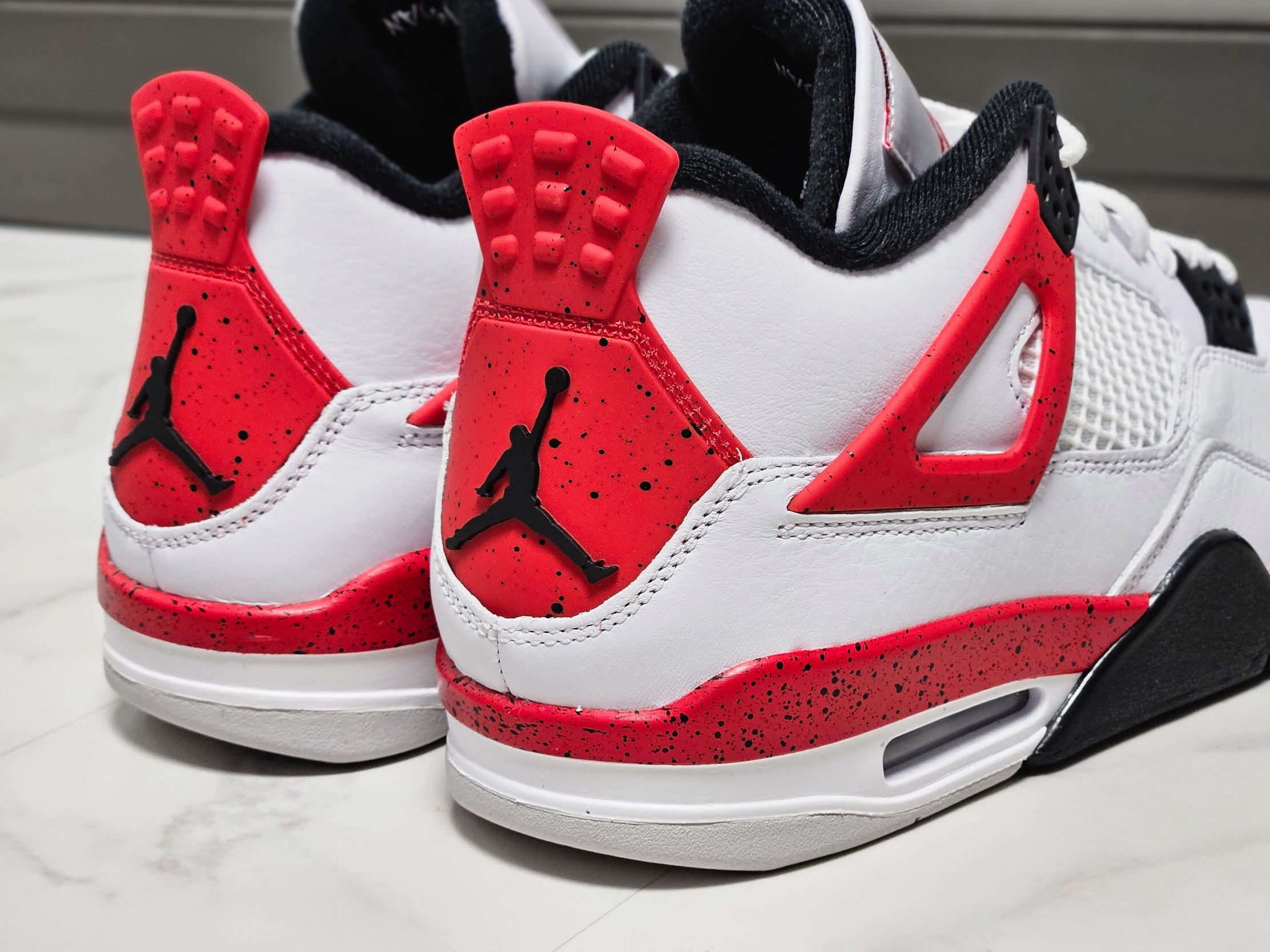 Jordan 4 Retro Red Cement 착용 스타일 - 5
