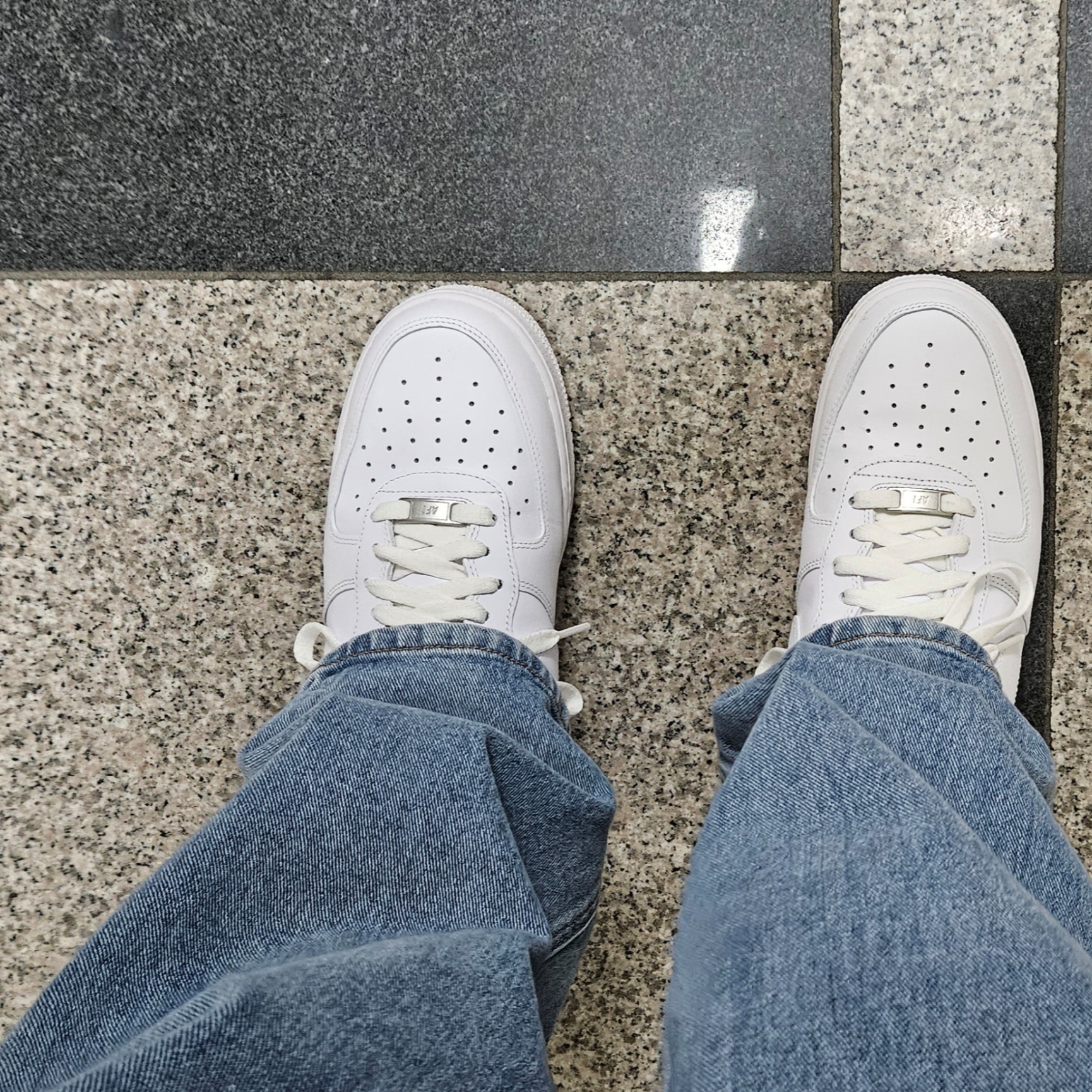 Nike Air Force 1 '07 Low White 착용 스타일