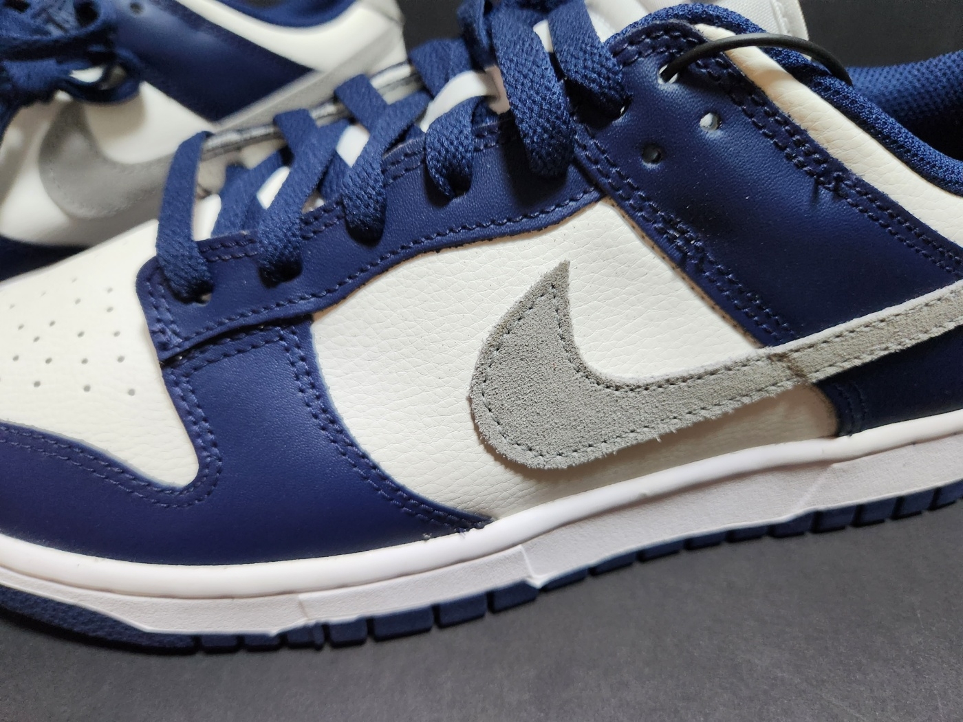 Nike Dunk Low Midnight Navy 착용 스타일 - 2