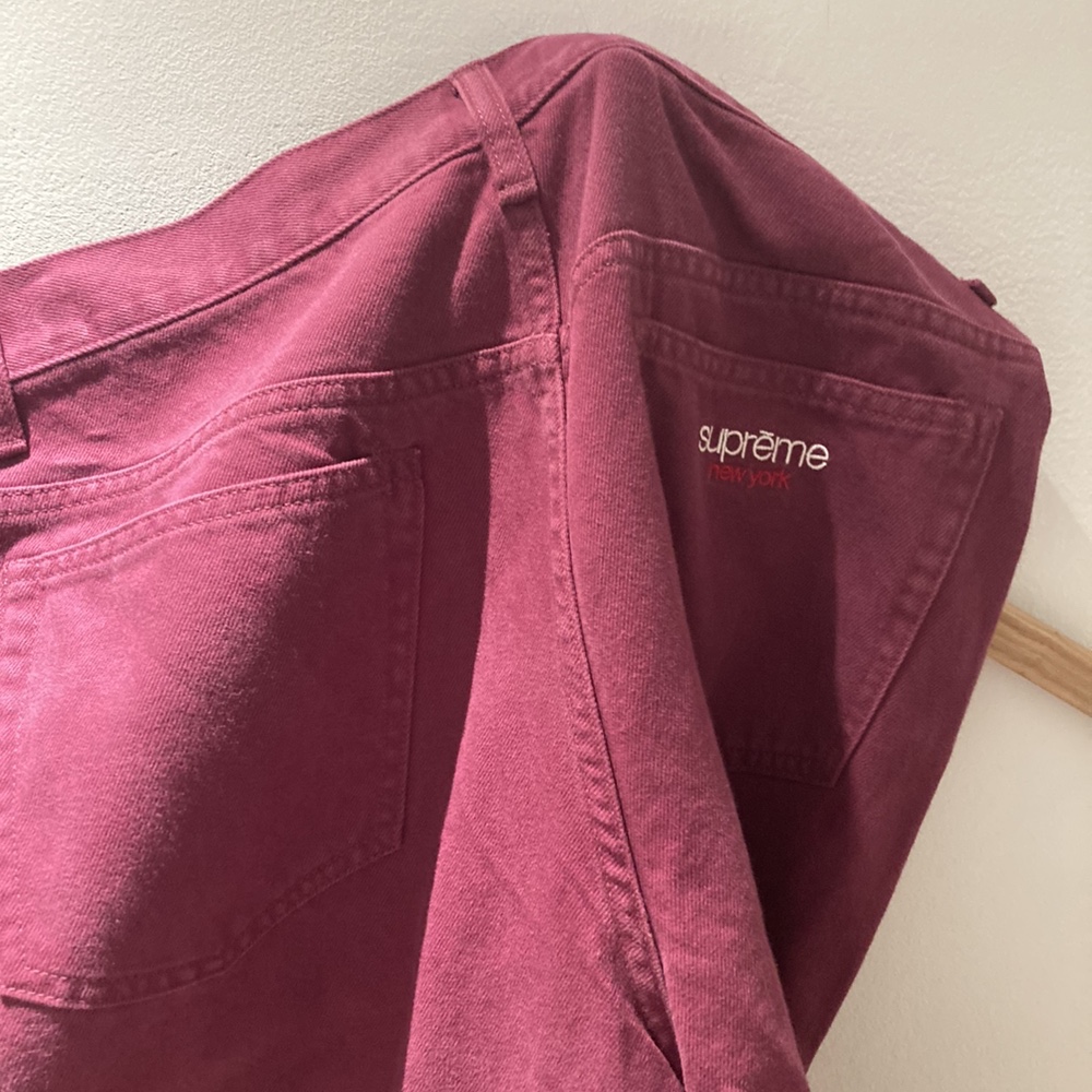 Supreme Baggy Jean Plum - 23FW 착용 스타일
