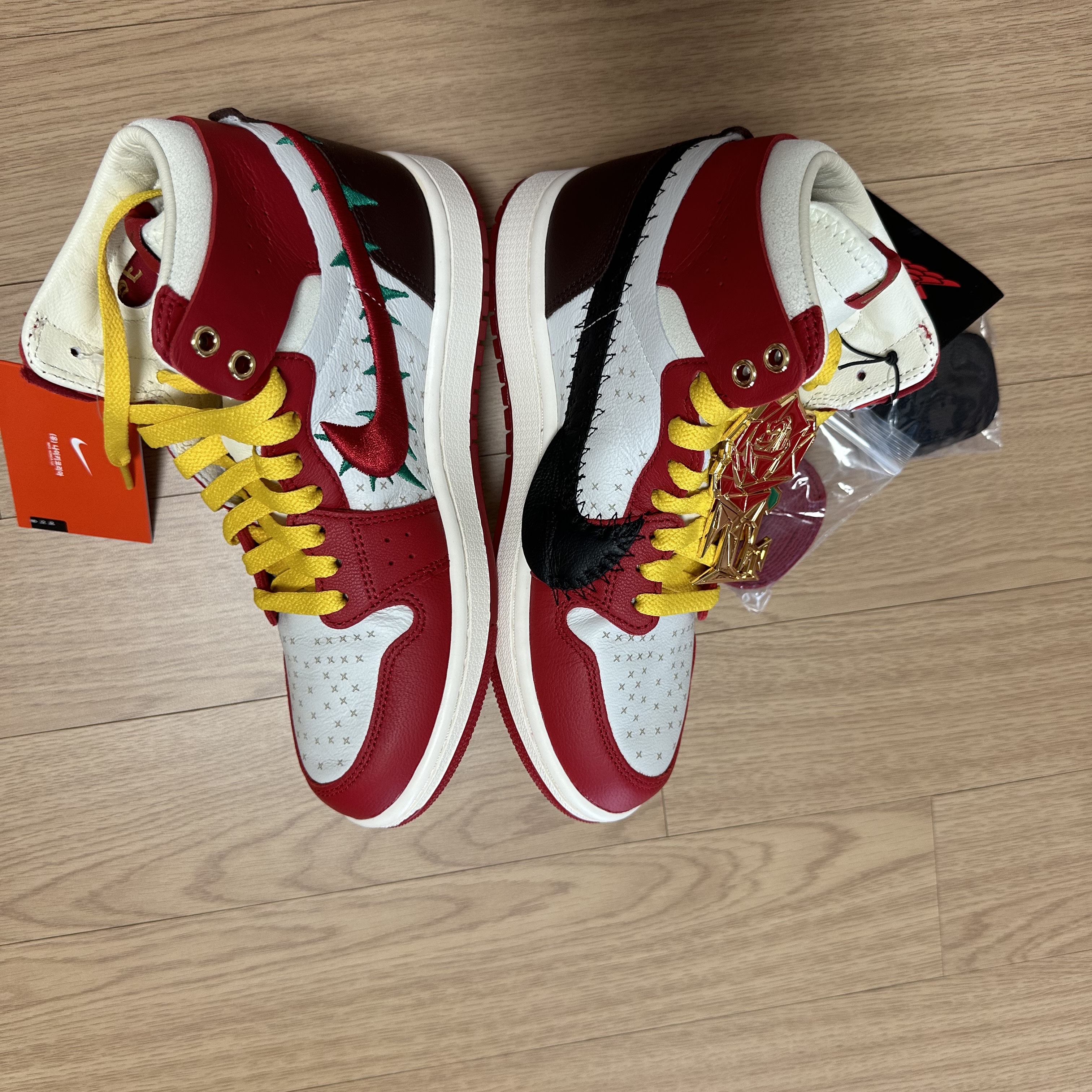 (W) Jordan 1 x Teyana Taylor Zoom CMFT 2 Gym Red 착용 스타일 - 2