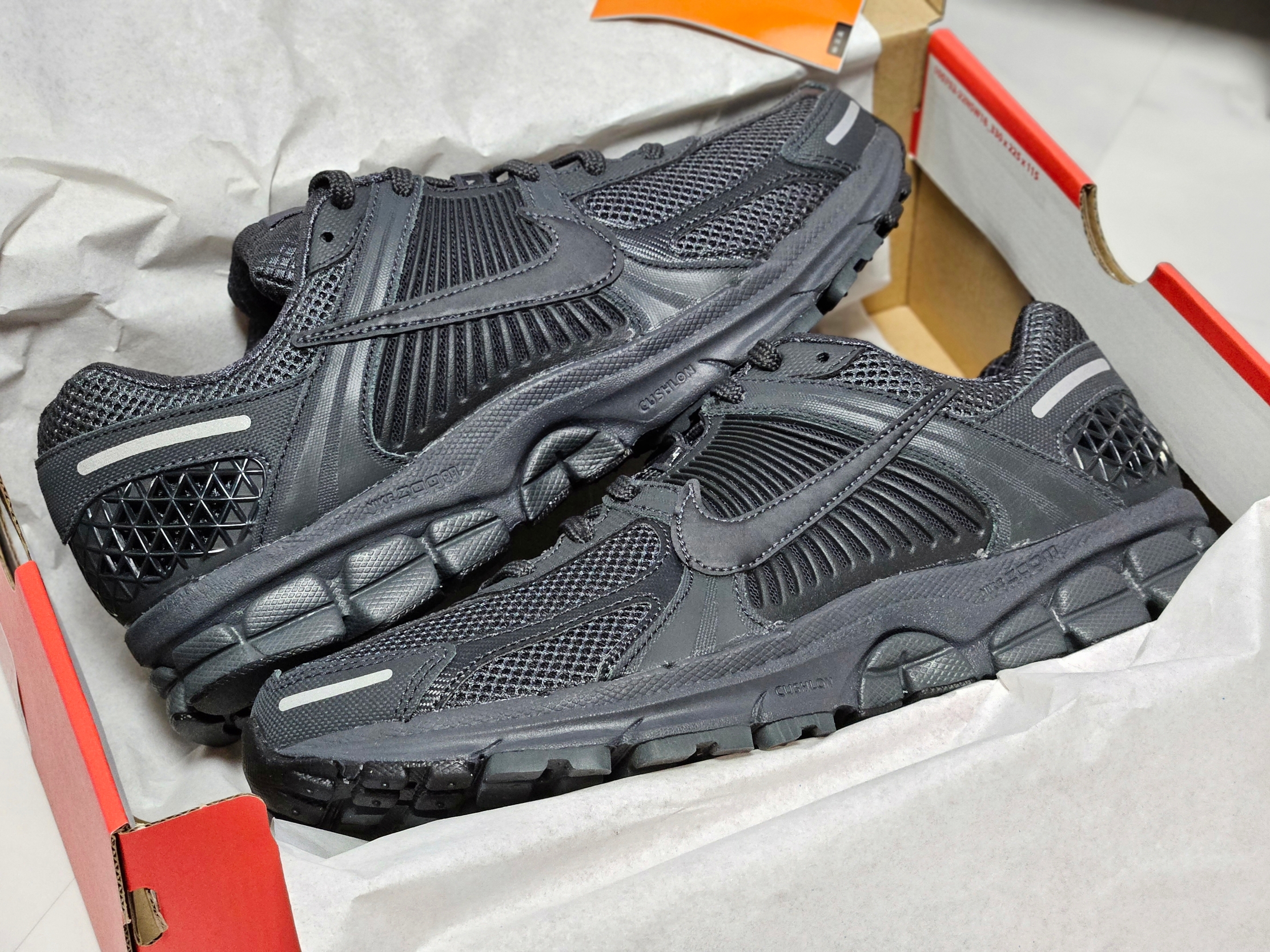 Nike Zoom Vomero 5 SP Anthracite 2023 착용 스타일 - 4