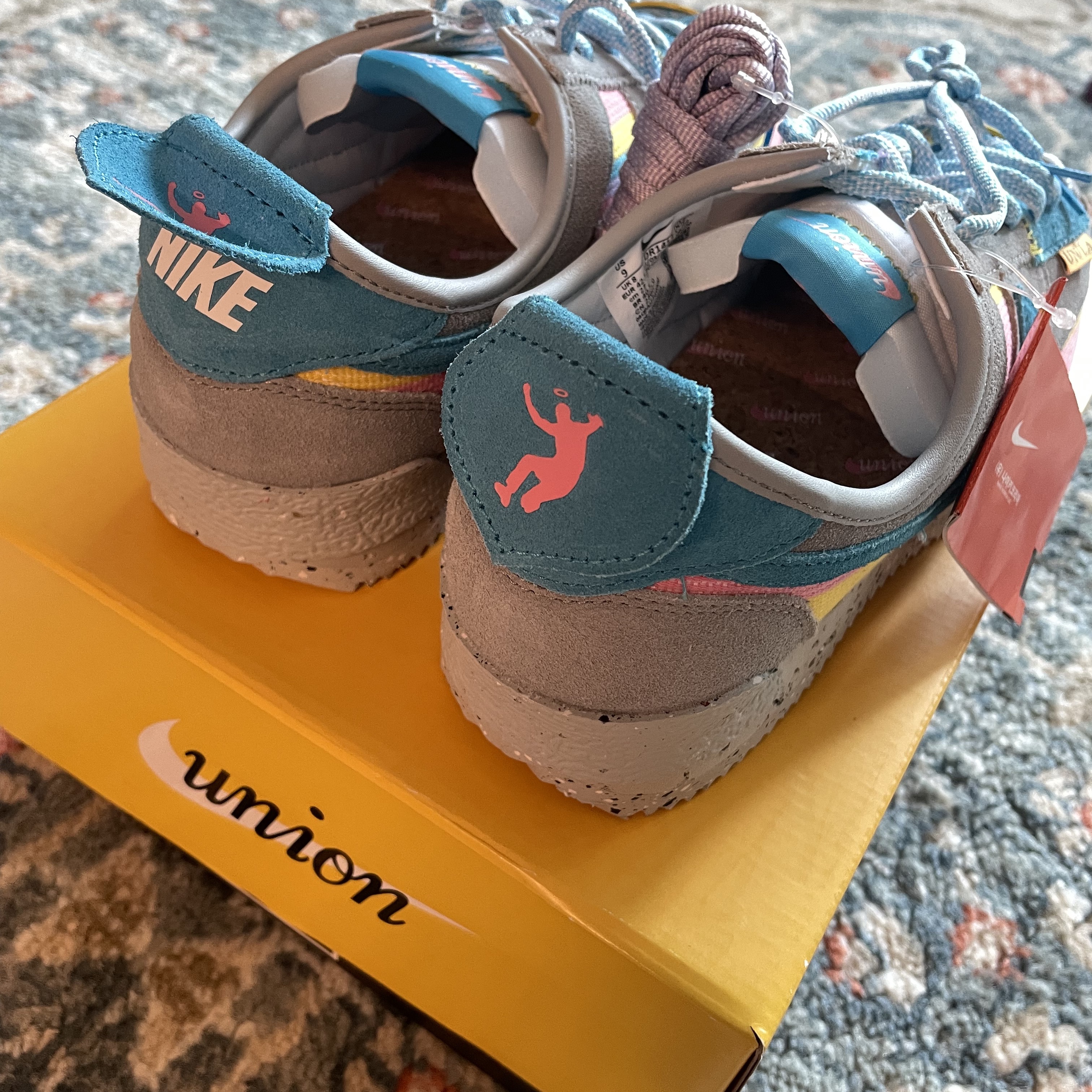 Nike x Union Cortez SP Light Smoke 착용 스타일 - 5