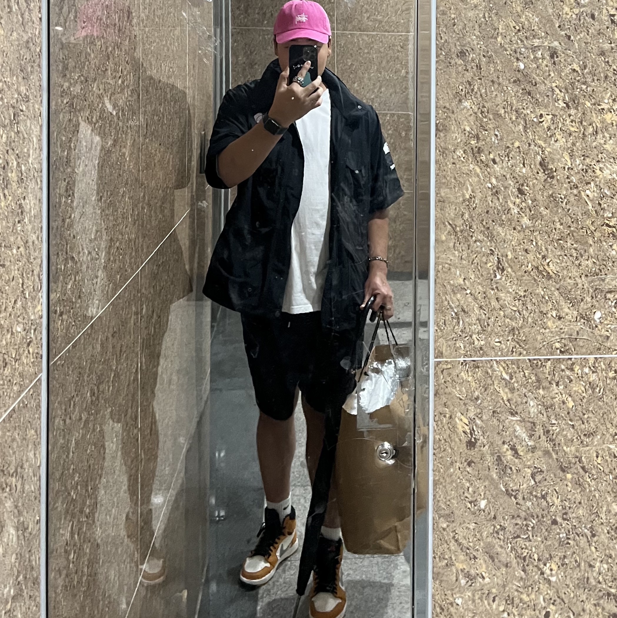Stussy Basic Stock Low Pro Cap Magenta, Supreme x The North Face Trekking Convertible Jacket Black - 22SS 착용 스타일