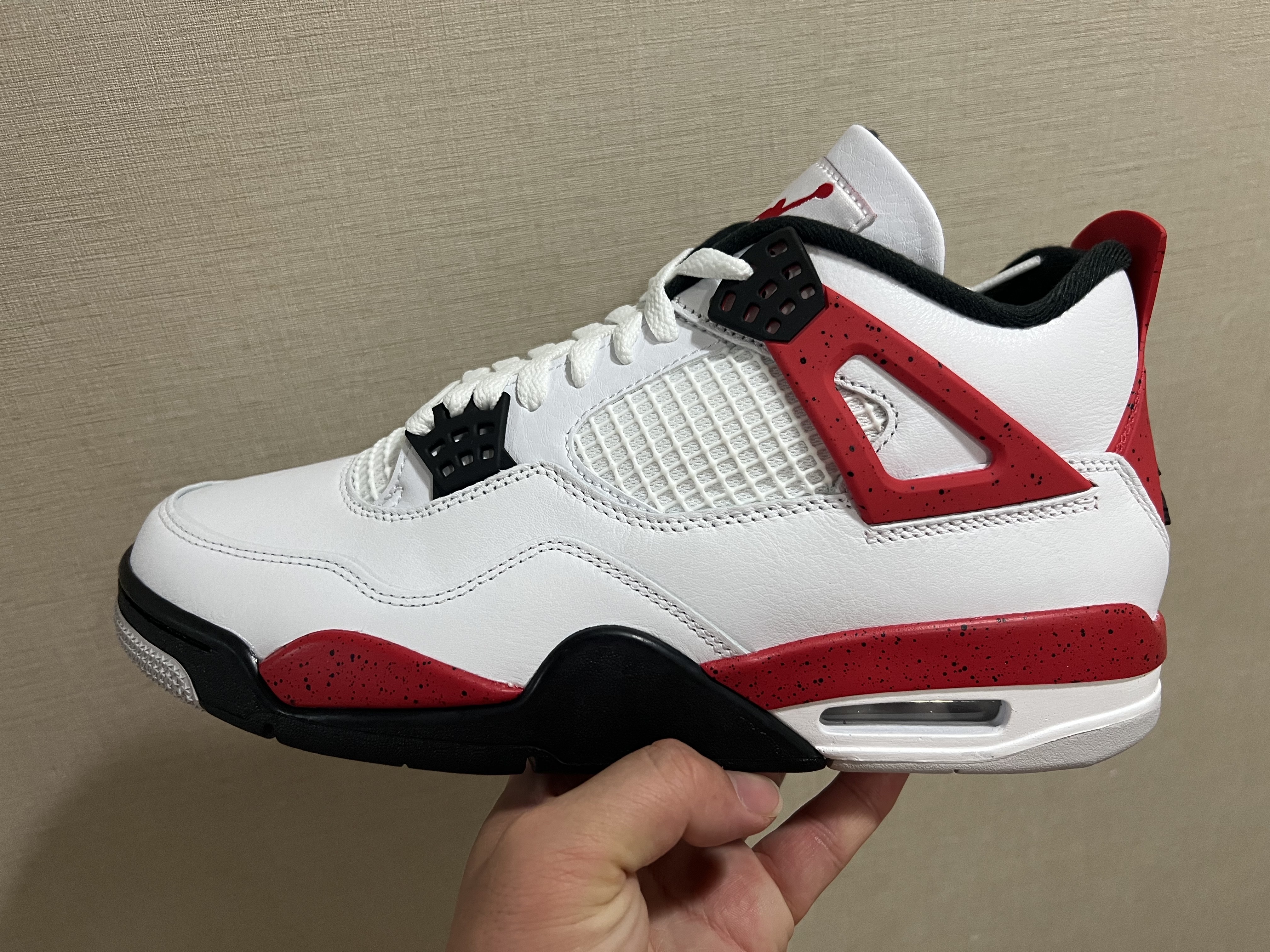 Jordan 4 Retro Red Cement 착용 스타일