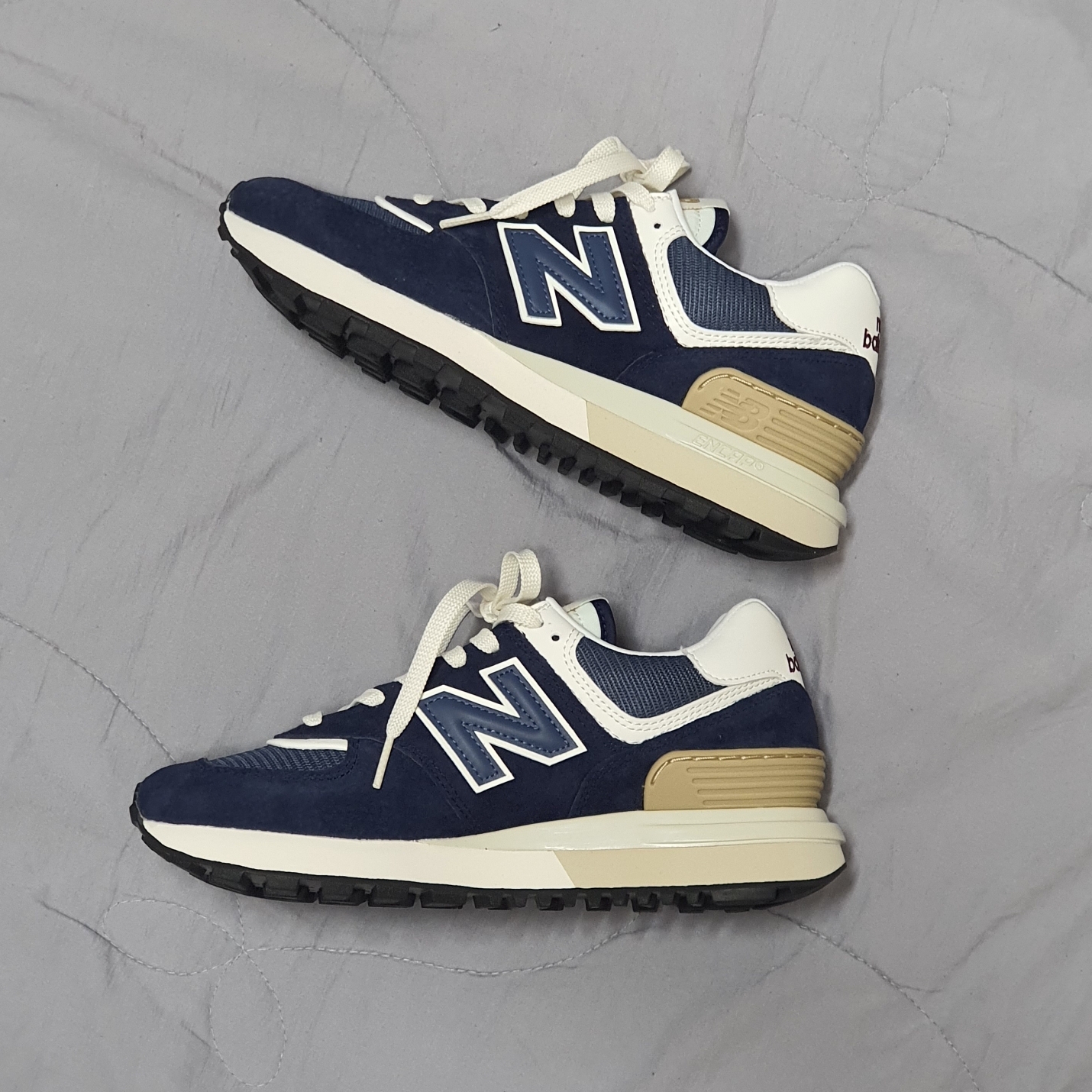 New Balance 574 Legacy Navy 착용 스타일 - 1