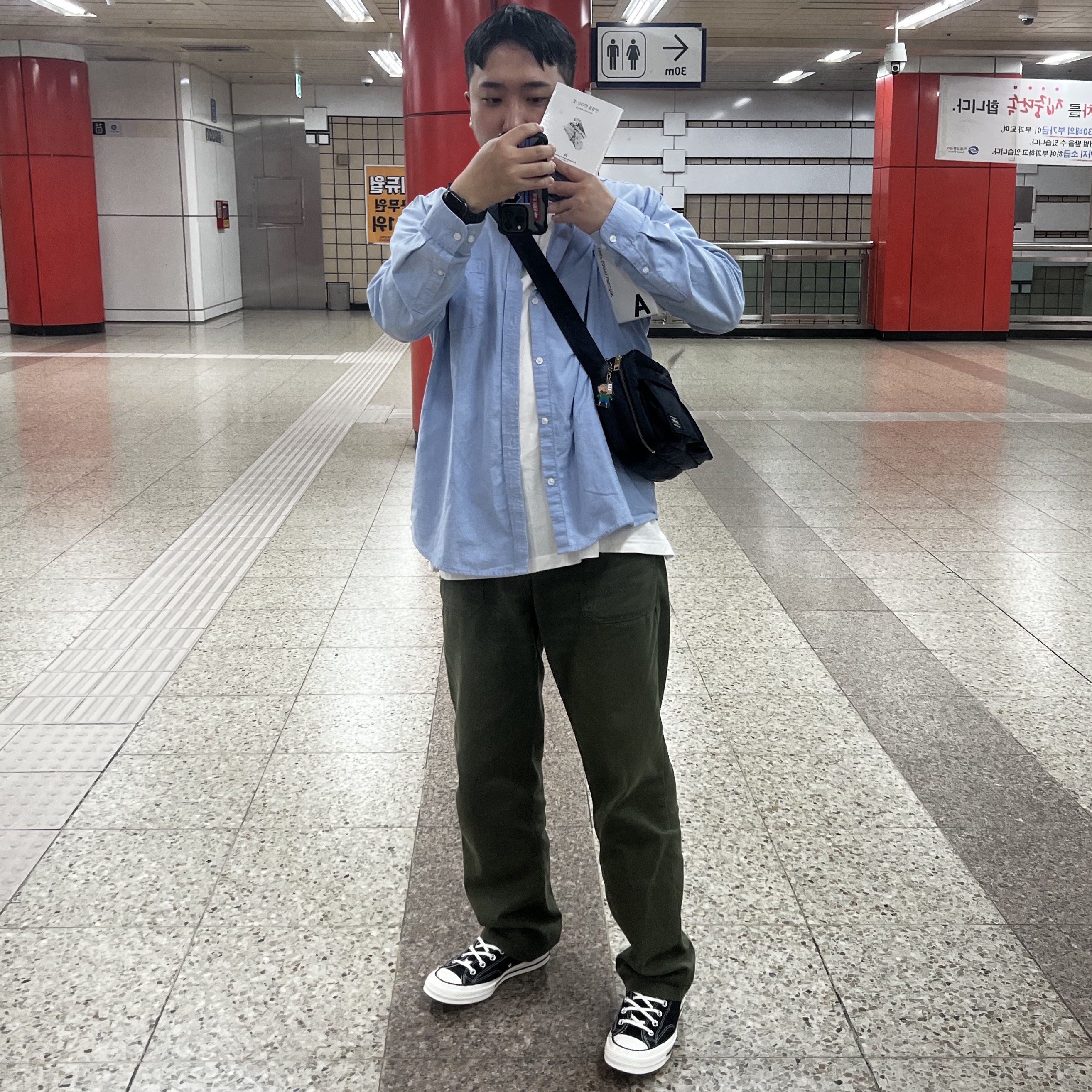 Porter Tanker Shoulder Bag S Iron Blue, Converse Chuck 70 Ox Black - Standard 착용 스타일