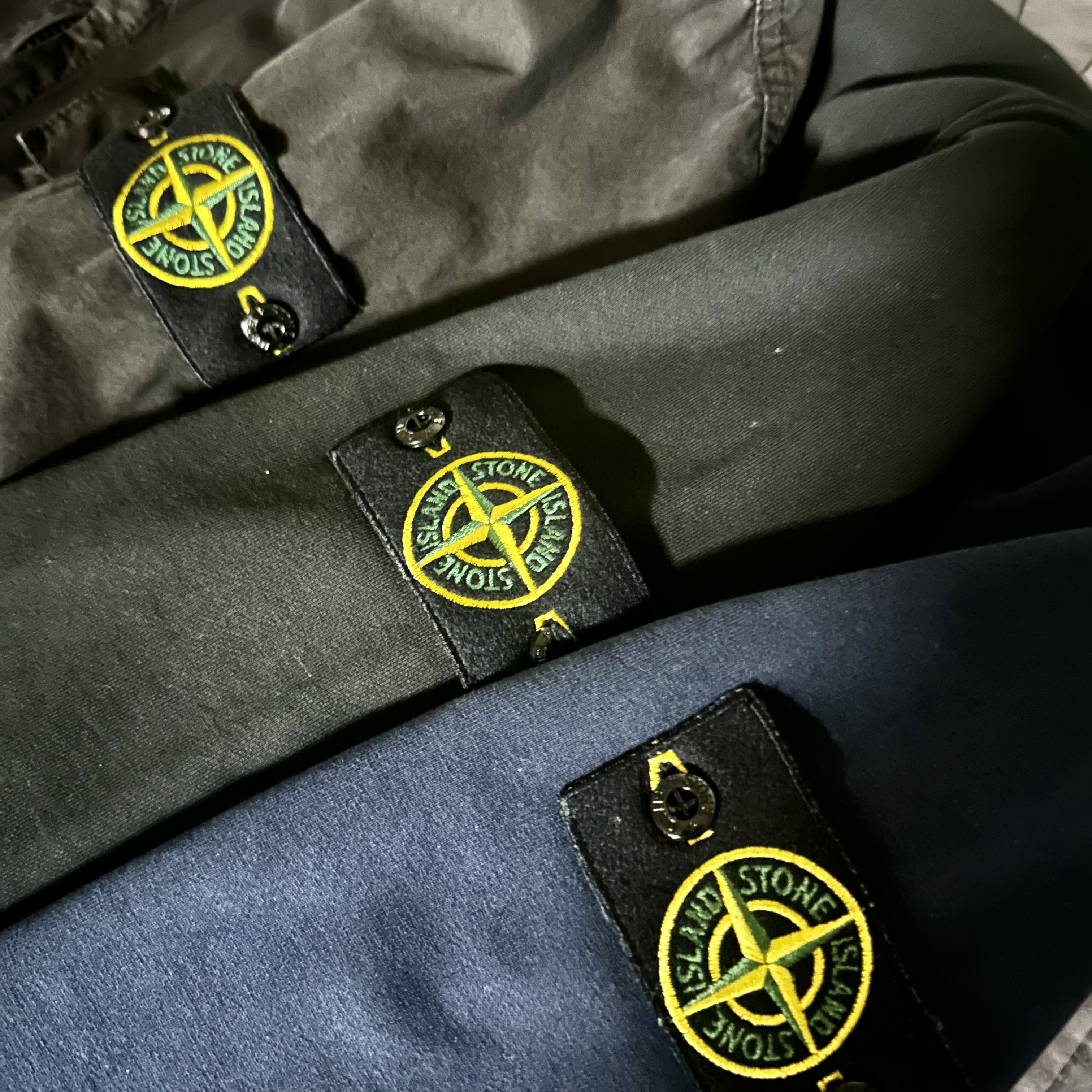 Stone Island 114WN T.CO+OLD Overshirt Black - 22SS, Stone Island 63051 Crewneck Sweatshirt Navy Blue - 21SS 착용 스타일