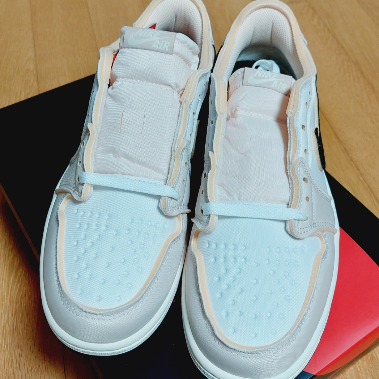 Jordan 1 Retro Low OG EX White and Coconut Milk 착용 스타일 - 2