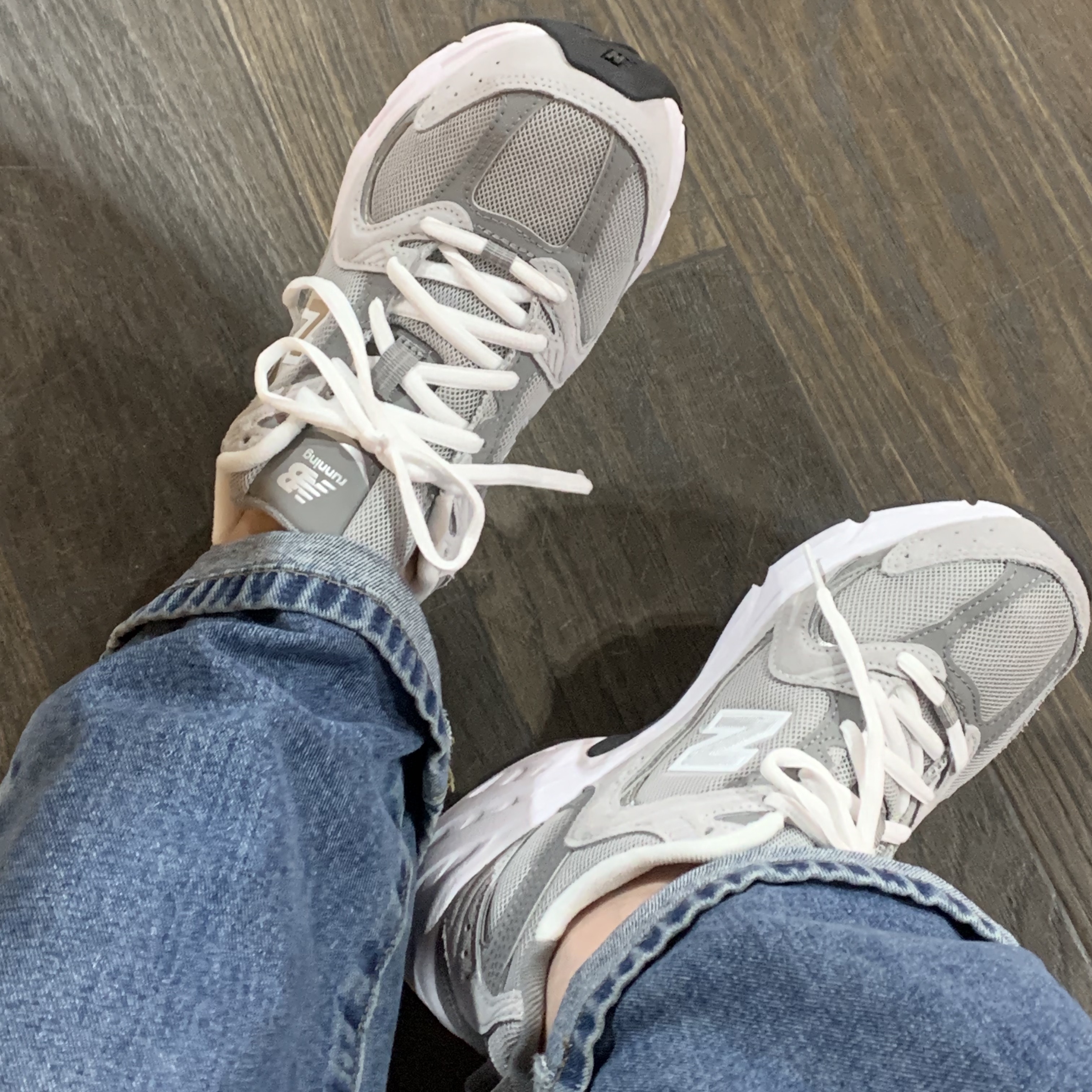 New Balance 530 Grey 착용 스타일 - 1