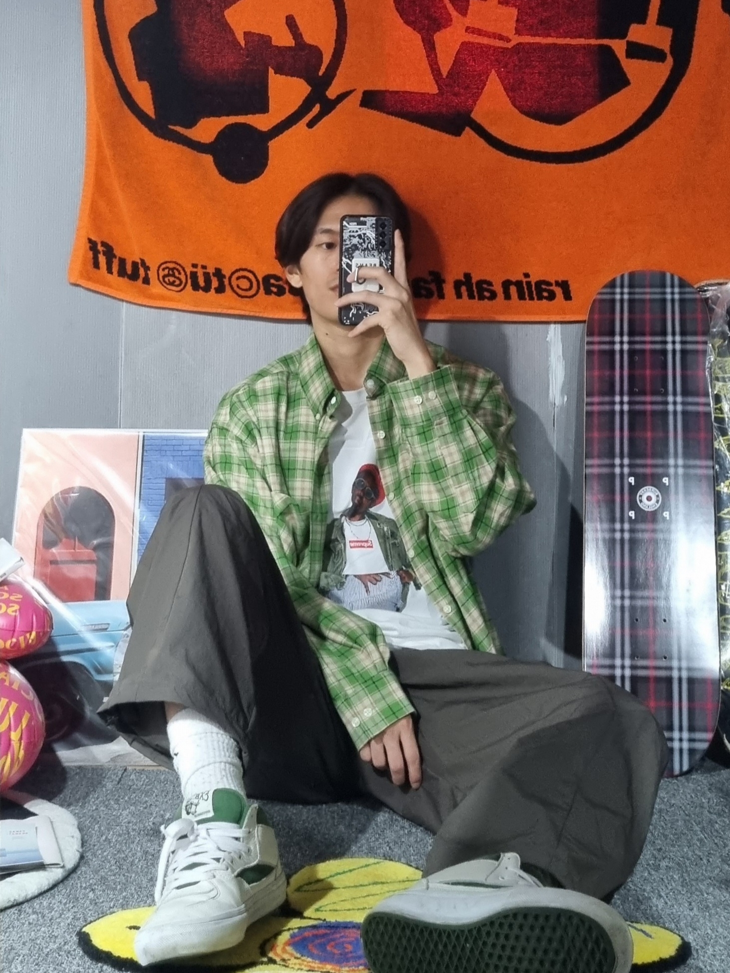 Supreme Andre 3000 T-Shirt White - 22FW, Stussy x Cactus Plant Flea Market Towel Orange 착용 스타일 - 2
