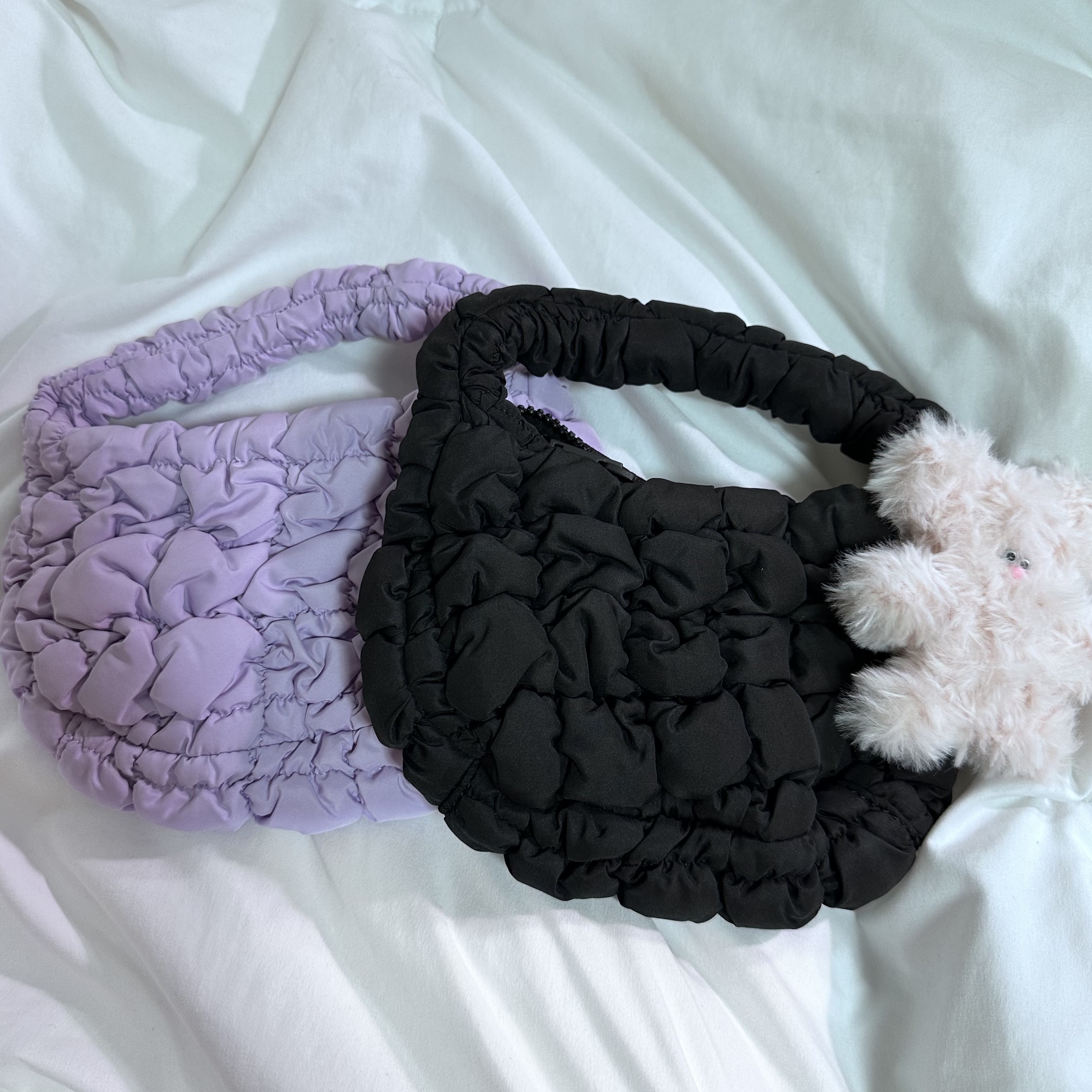 COS Quilted Micro Bag Black, COS Quilted Micro Bag Purple 착용 스타일 - 1