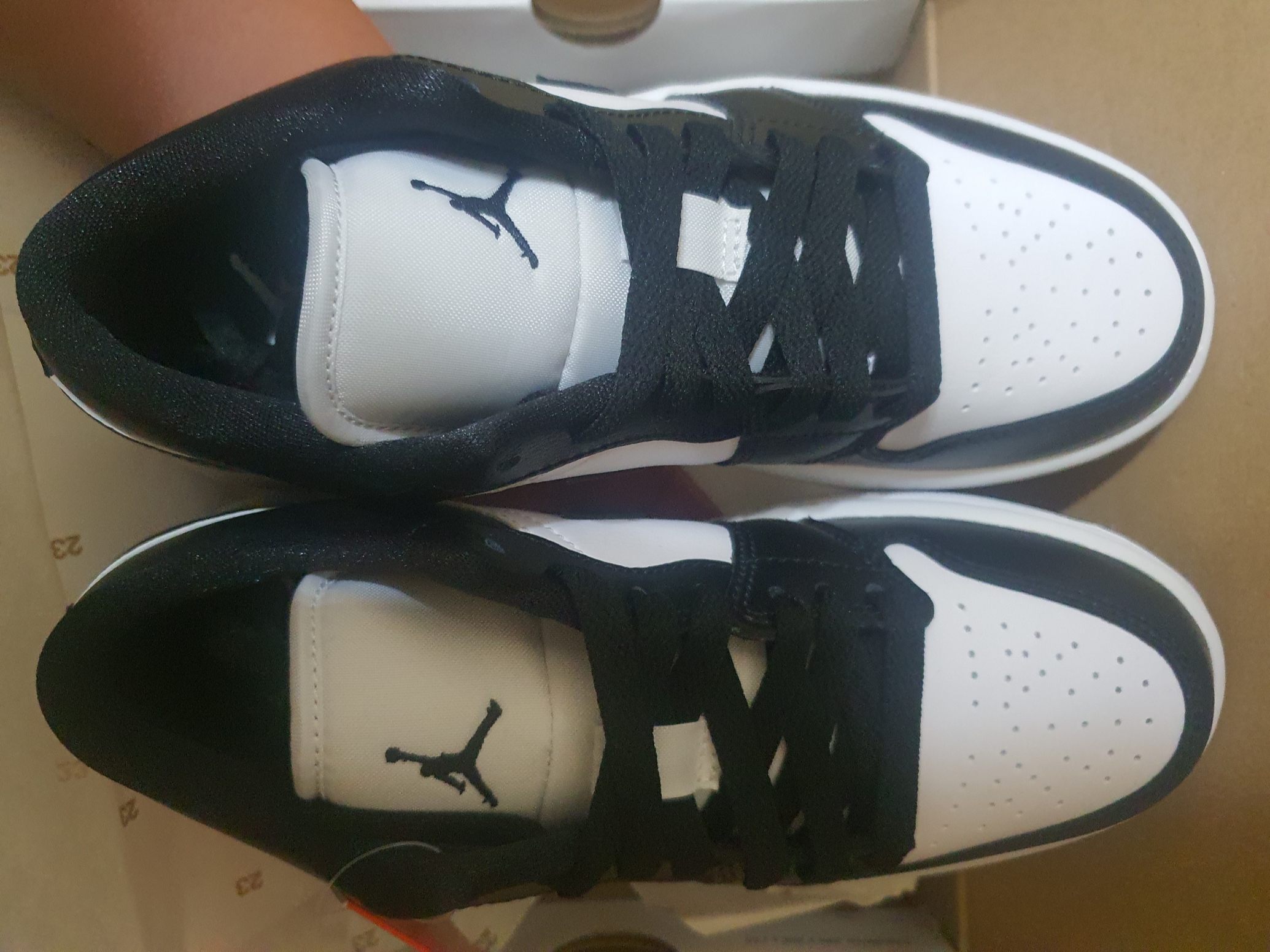 (W) Jordan 1 Low Black and White 착용 스타일