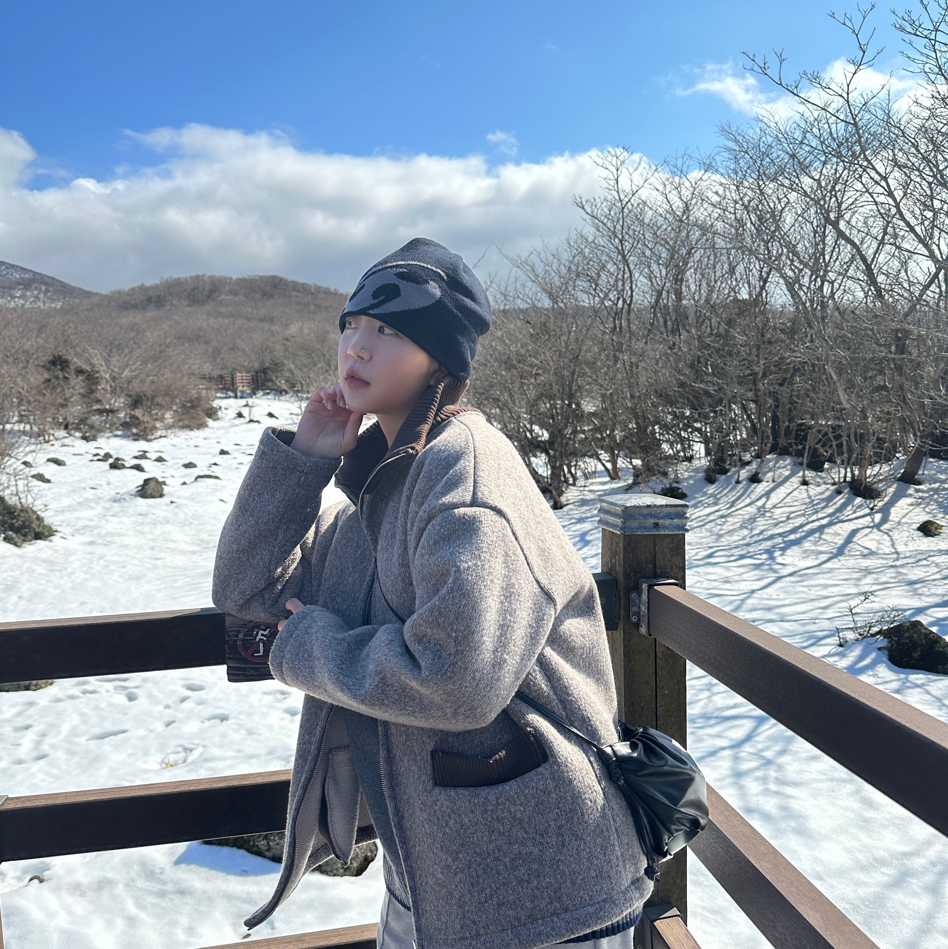 Sansan Gear Logo Beanie Black - 22FW 착용 스타일 - 1