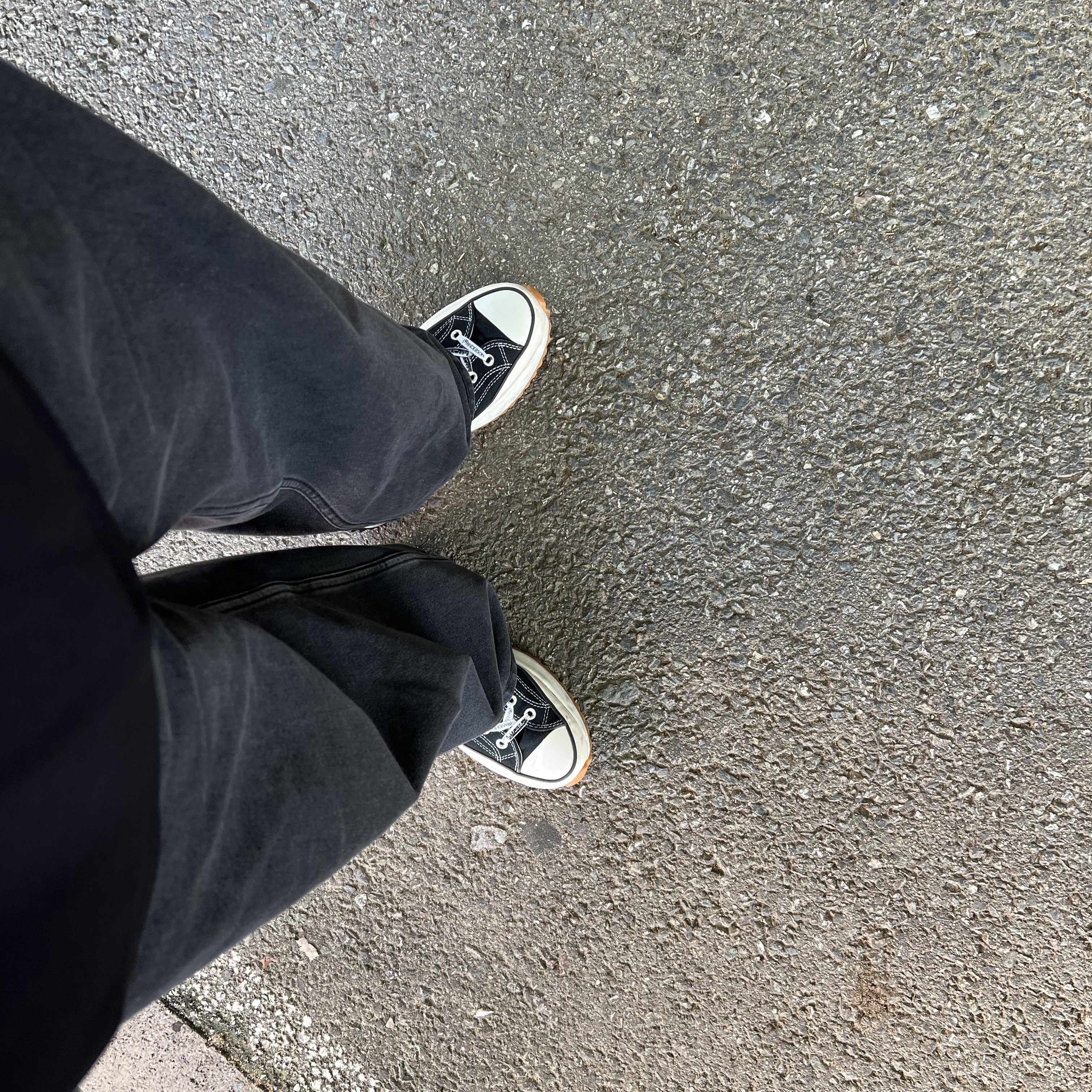 Converse x JW Anderson Run Star Hike Hi Black 착용 스타일 - 3