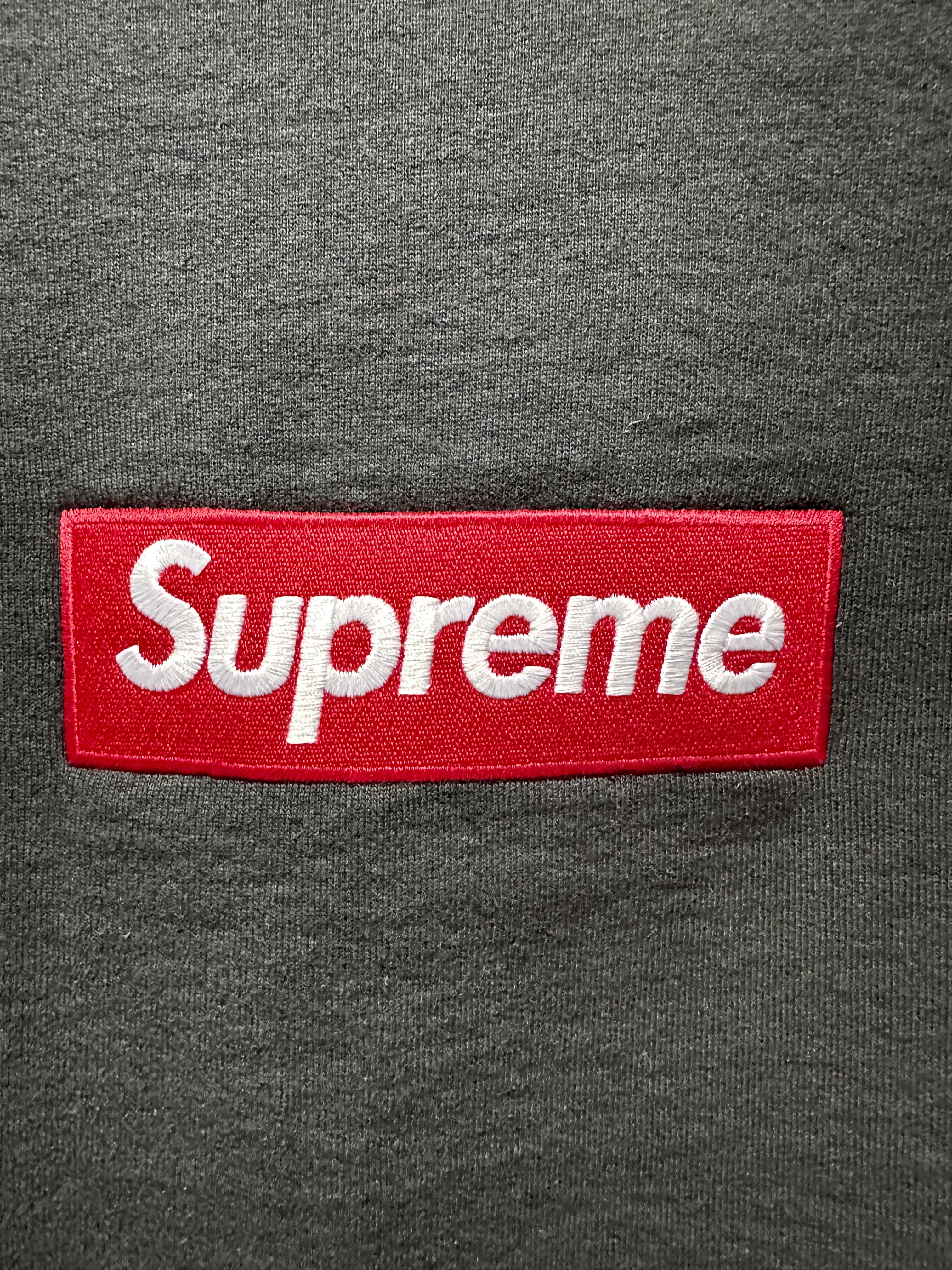 Supreme Box Logo Crewneck Black - 22FW 착용 스타일 - 3
