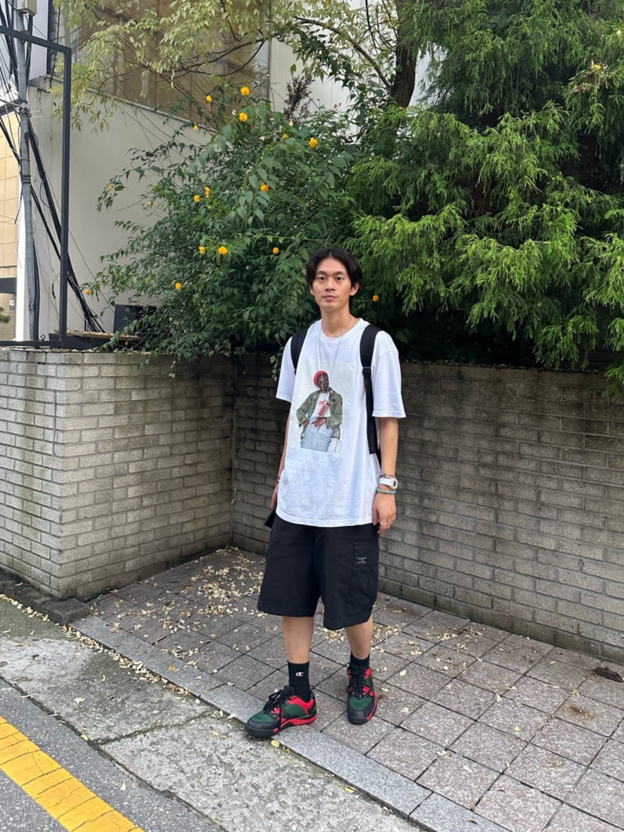 Supreme Andre 3000 T-Shirt White - 22FW, Supreme Metal Lighter Holster - 19SS 착용 스타일 - 3