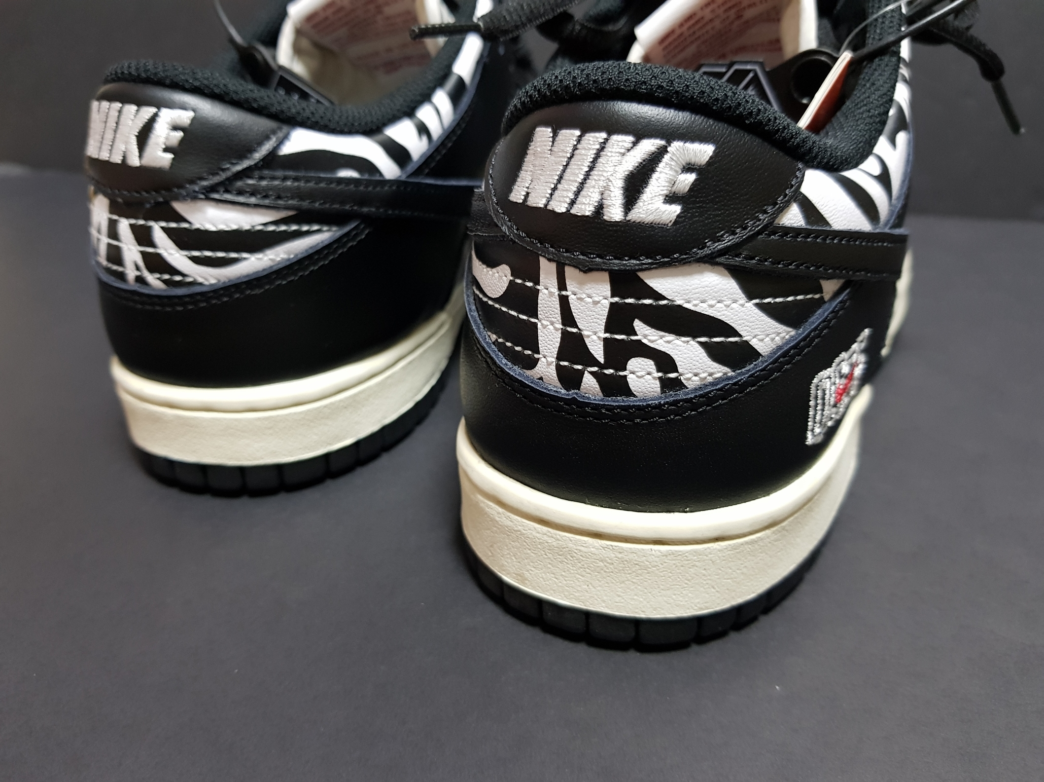 Nike x Quartersnacks SB Dunk Low Zebra Cake 착용 스타일 - 3