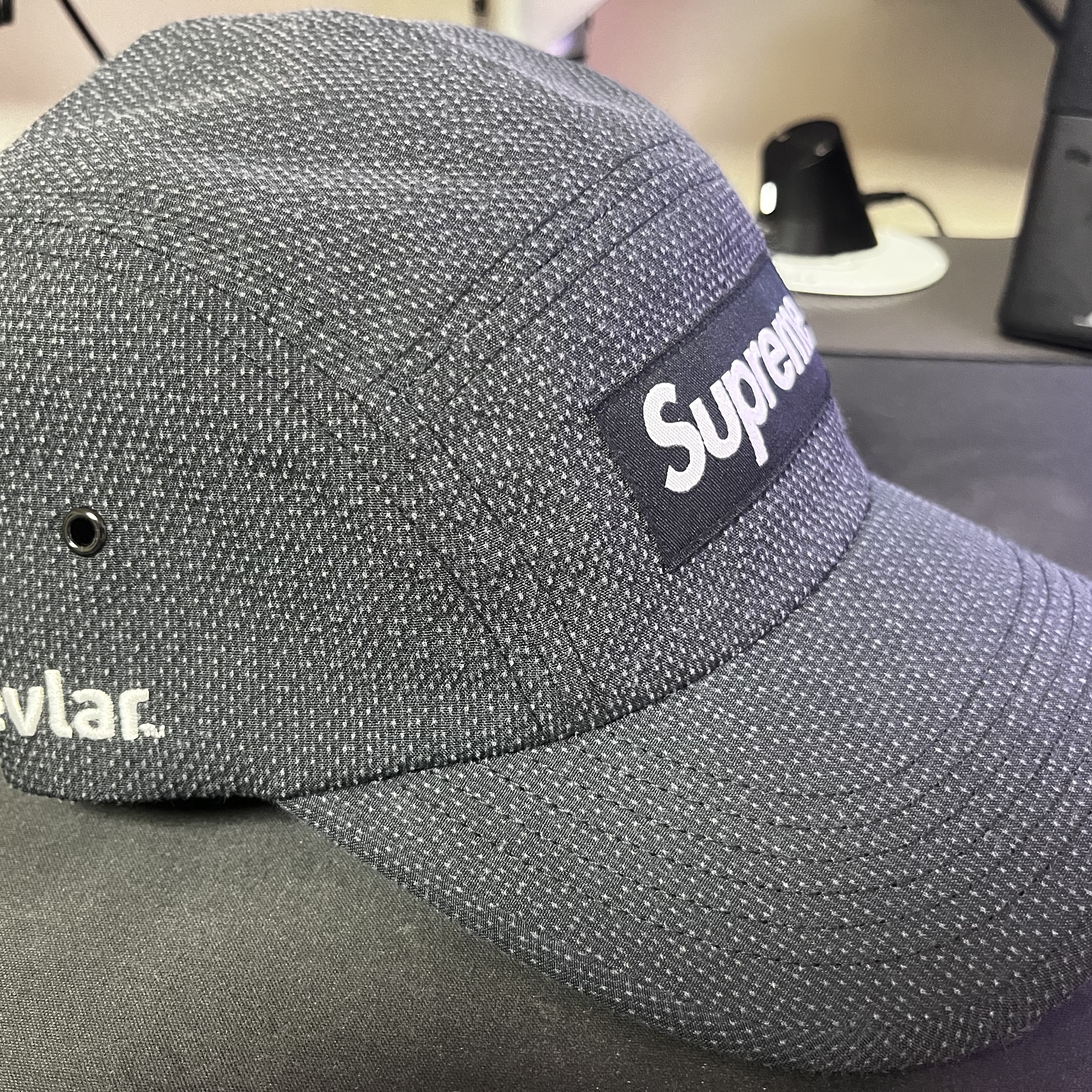 Supreme Kevlar Camp Cap Black - 23SS 착용 스타일 - 2