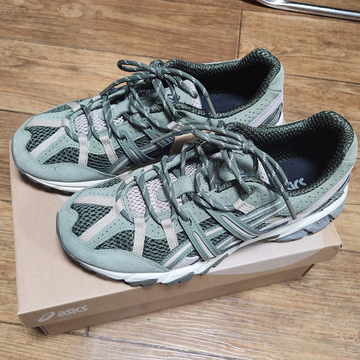 Asics Gel-Sonoma 15-50 Mantle Green Lichen Green 착용 스타일