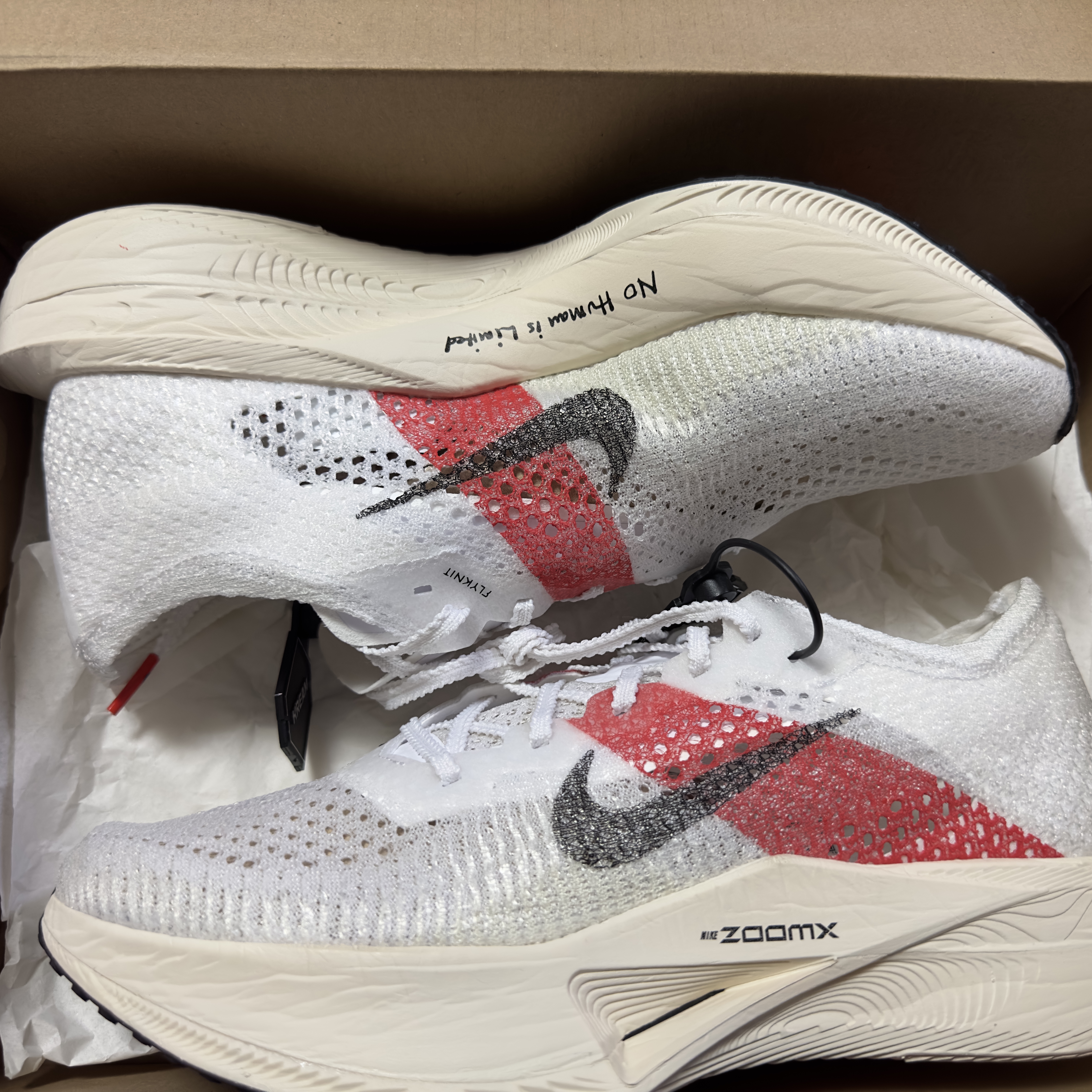 Nike ZoomX Vaporfly Next% 3 Eliud Kipchoge, Nike ZoomX Vaporfly Next% 3 White Grey 착용 스타일 - 1