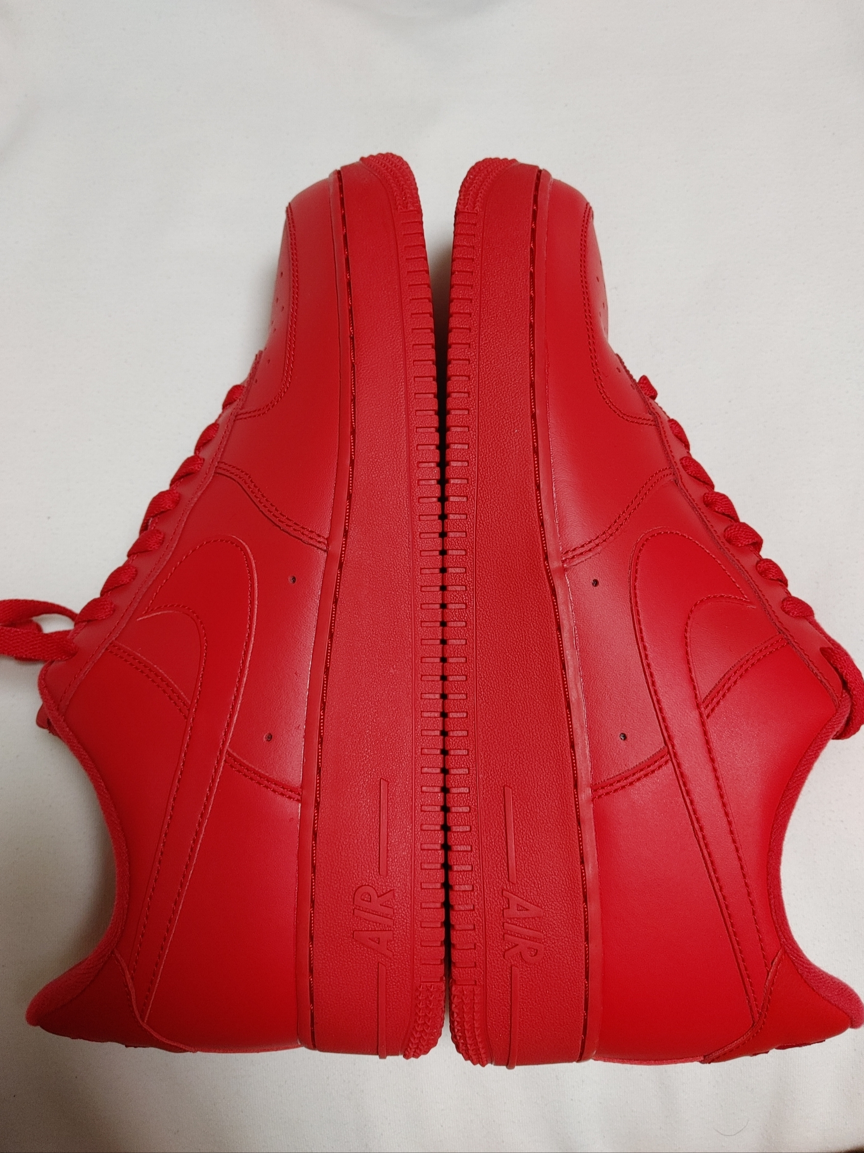 Nike Air Force 1 '07 LV8 Low 1 Triple Red 착용 스타일