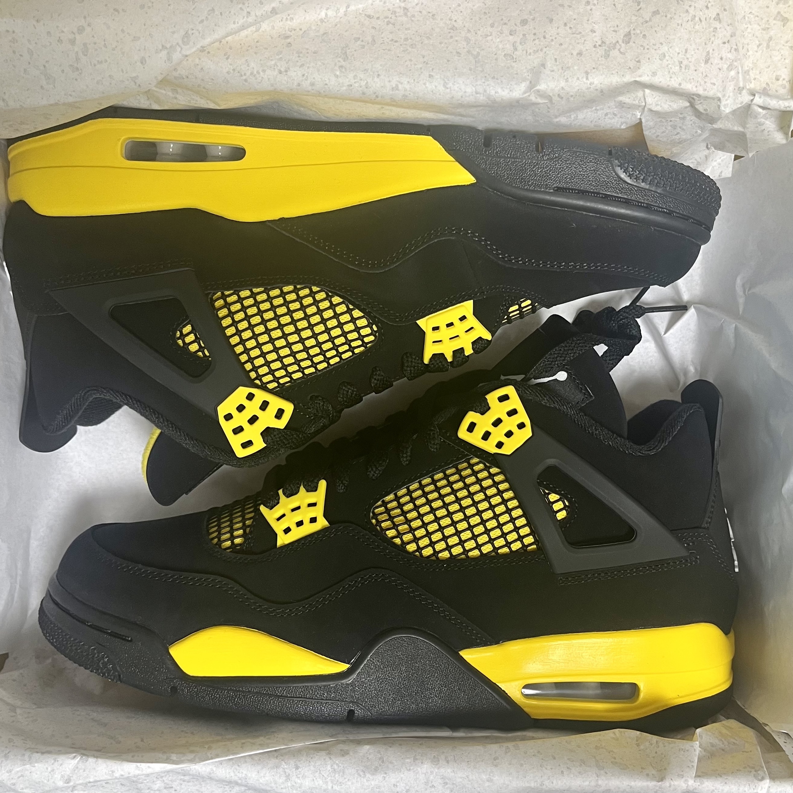 Jordan 4 Retro Thunder 2023 착용 스타일