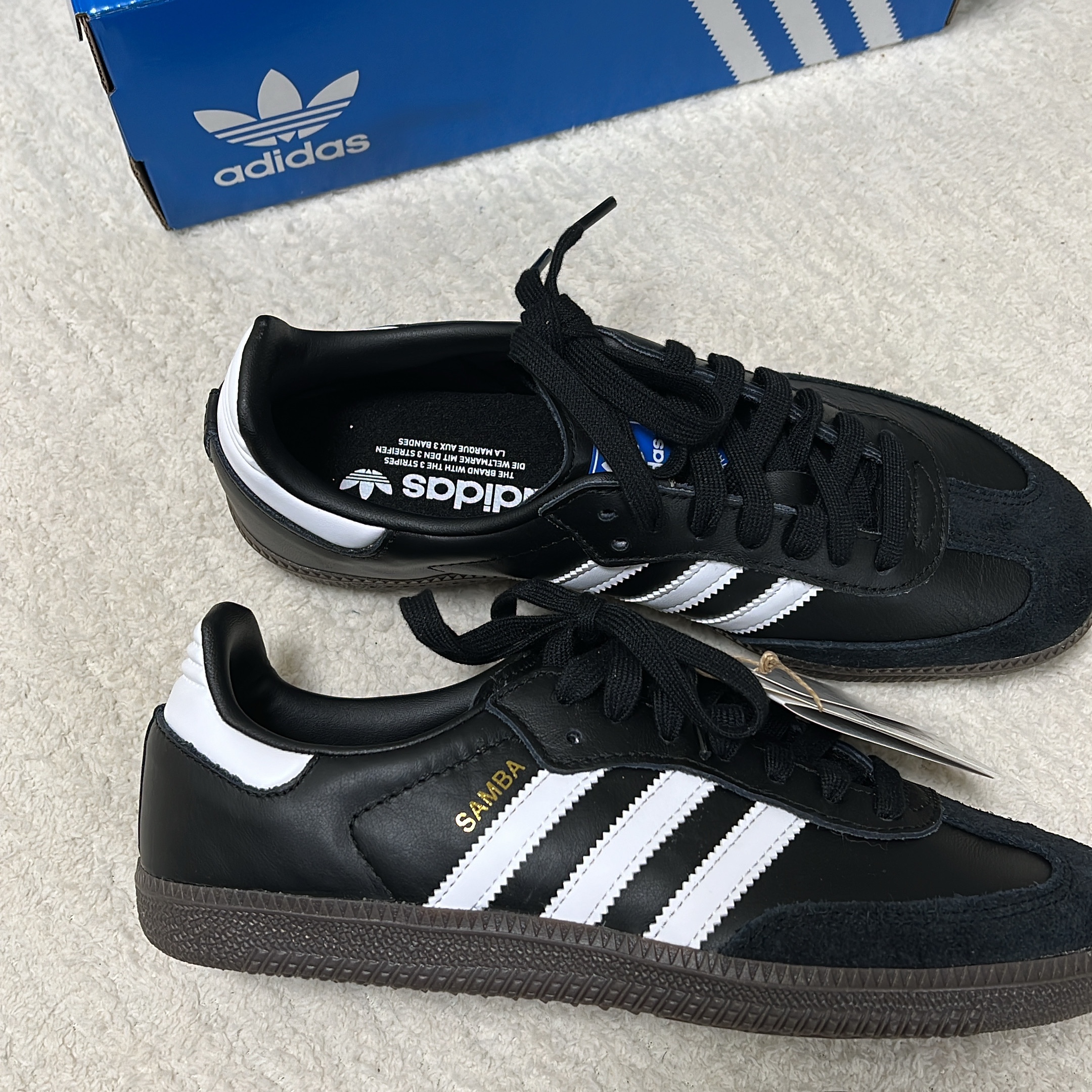 Adidas Samba OG Black White Gum 착용 스타일