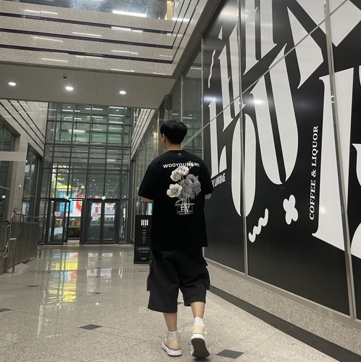Wooyoungmi Flower Print Back Logo T-Shirt Black - 23FW, Maison Mihara Yasuhiro Peterson OG Sole Canvas Low-top Sneakers Natural 착용 스타일