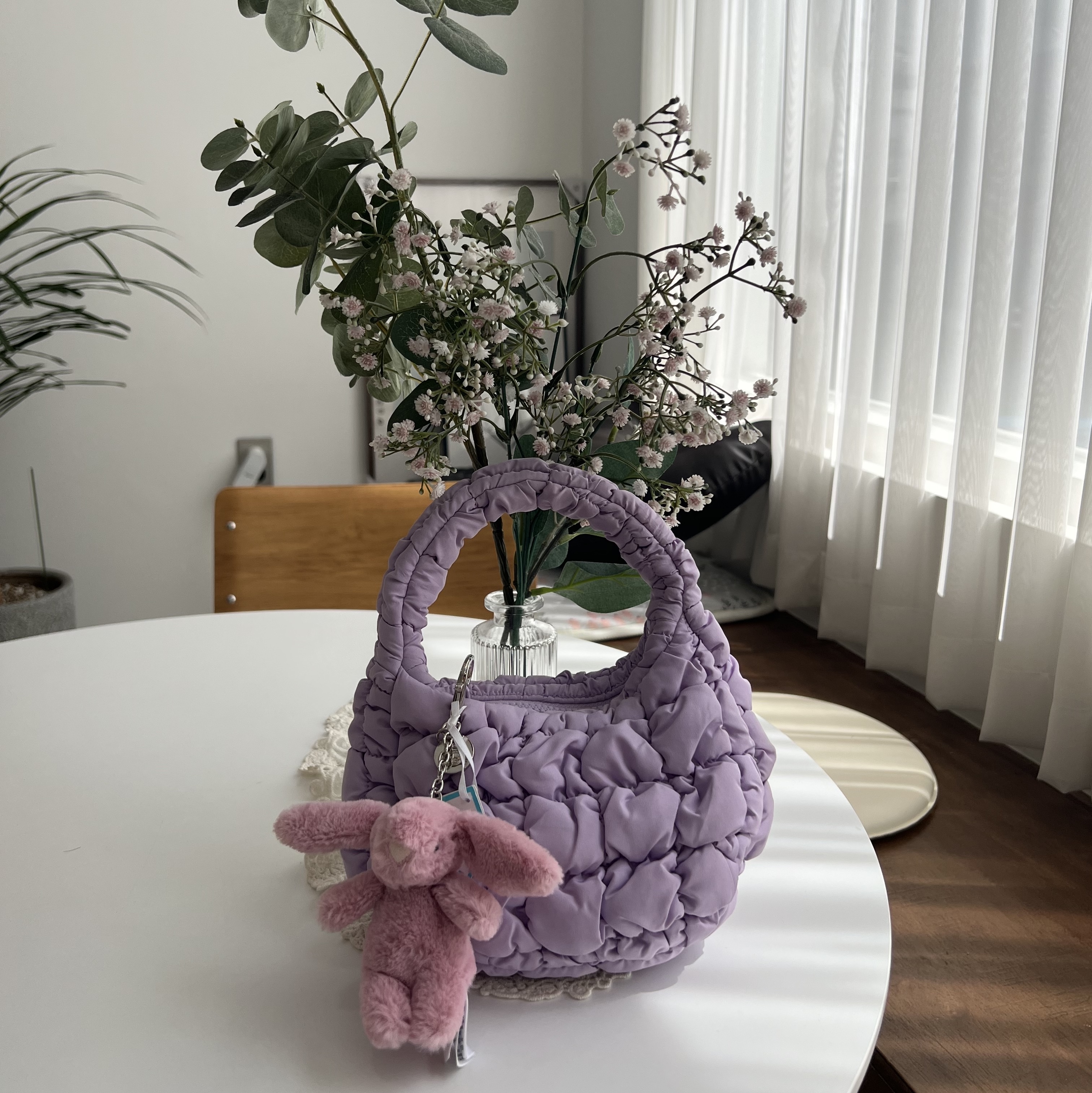 COS Quilted Micro Bag Purple, Jellycat Bashful Bunny Bag Charm Tulip 착용 스타일