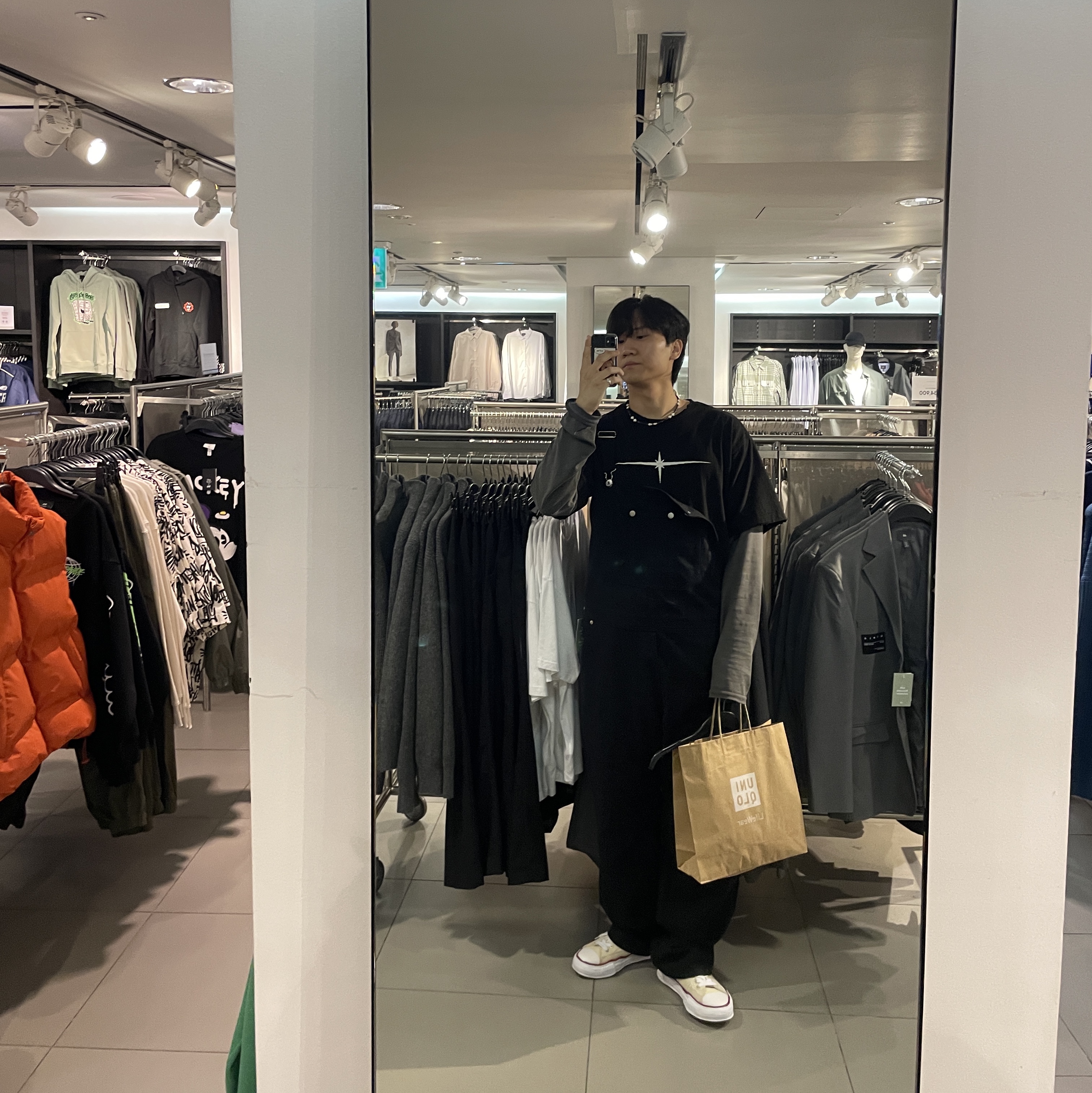 [KREAM 단독] AOP Hommage Of New Order Long Sleeve Dyeing Grey, Maison Mihara Yasuhiro Peterson OG Sole Canvas Low-top Sneakers Natural 착용 스타일 - 1