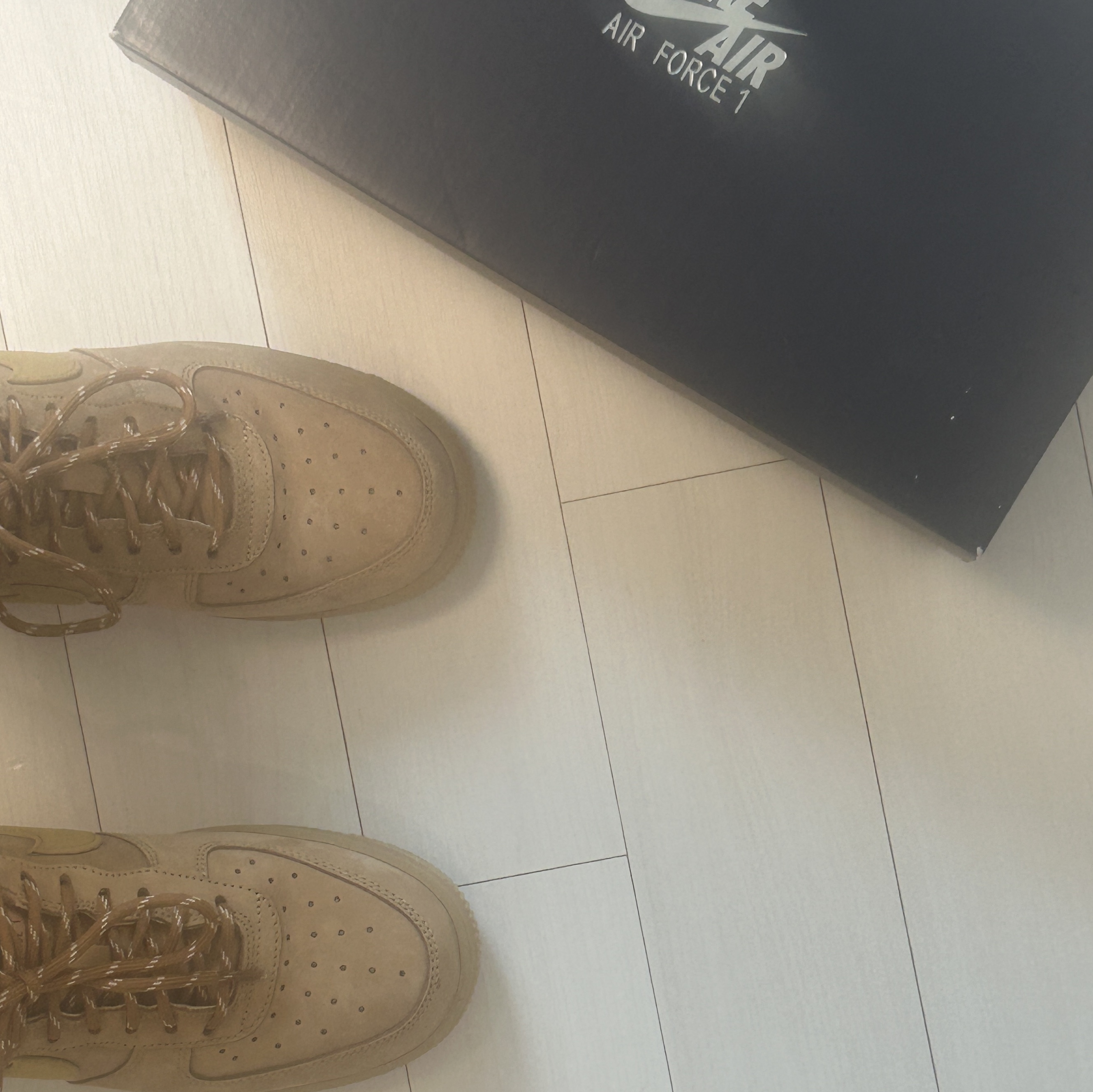 Nike Air Force 1 '07 WB Flax 착용 스타일