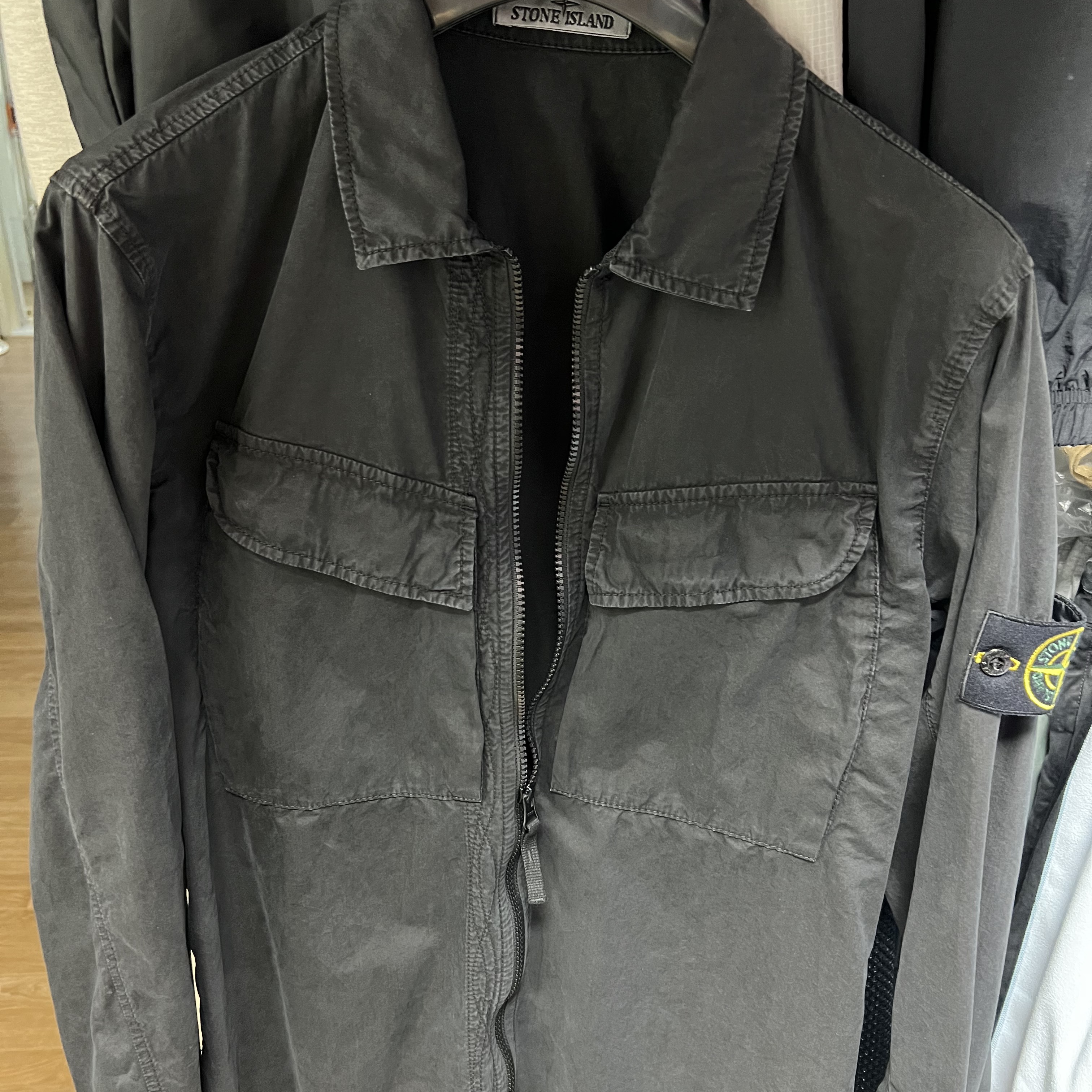 Stone Island 101WN Brushed Cotton Canvas T.CO+OLD Overshirt Black - 22FW 착용 스타일