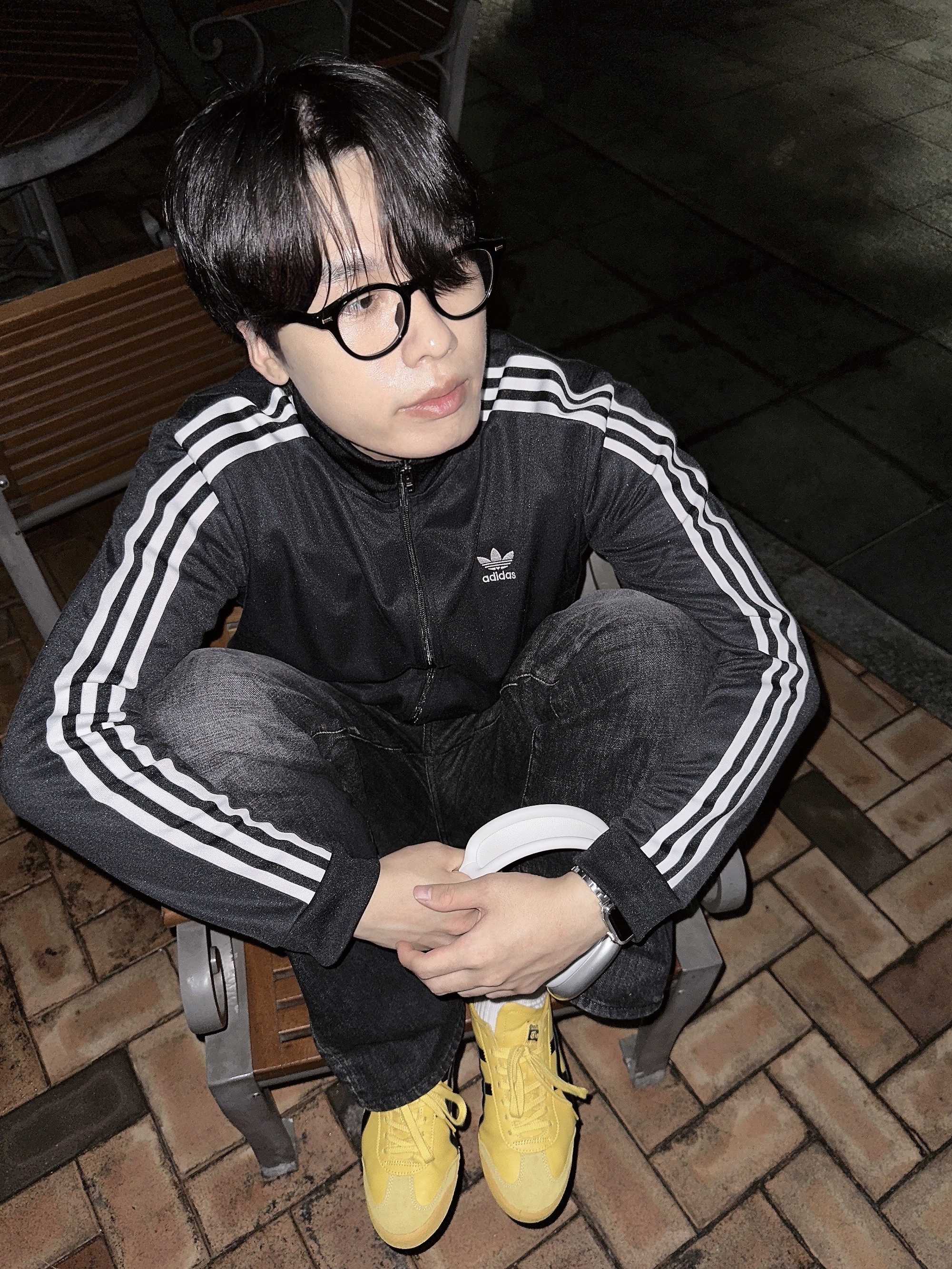 Onitsuka Tiger Mexico 66 Yellow Black 착용 스타일 - 1
