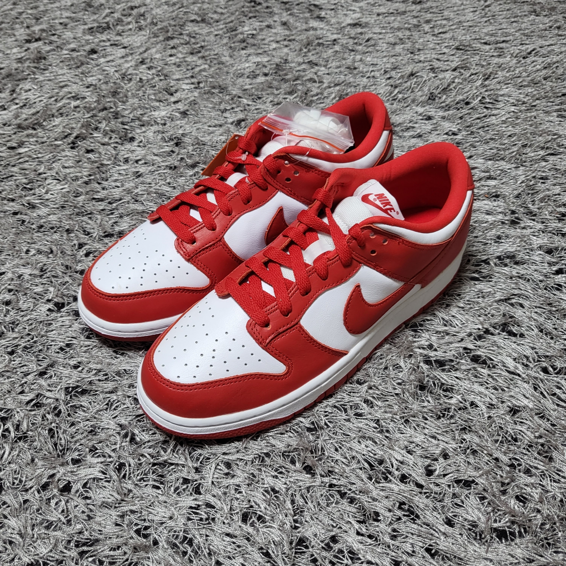Nike Dunk Low SP White and University Red 2023 착용 스타일