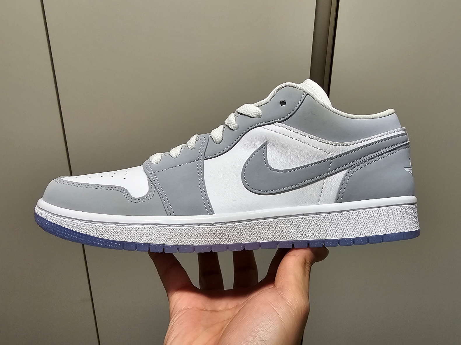 (W) Jordan 1 Low White Wolf Grey 착용 스타일
