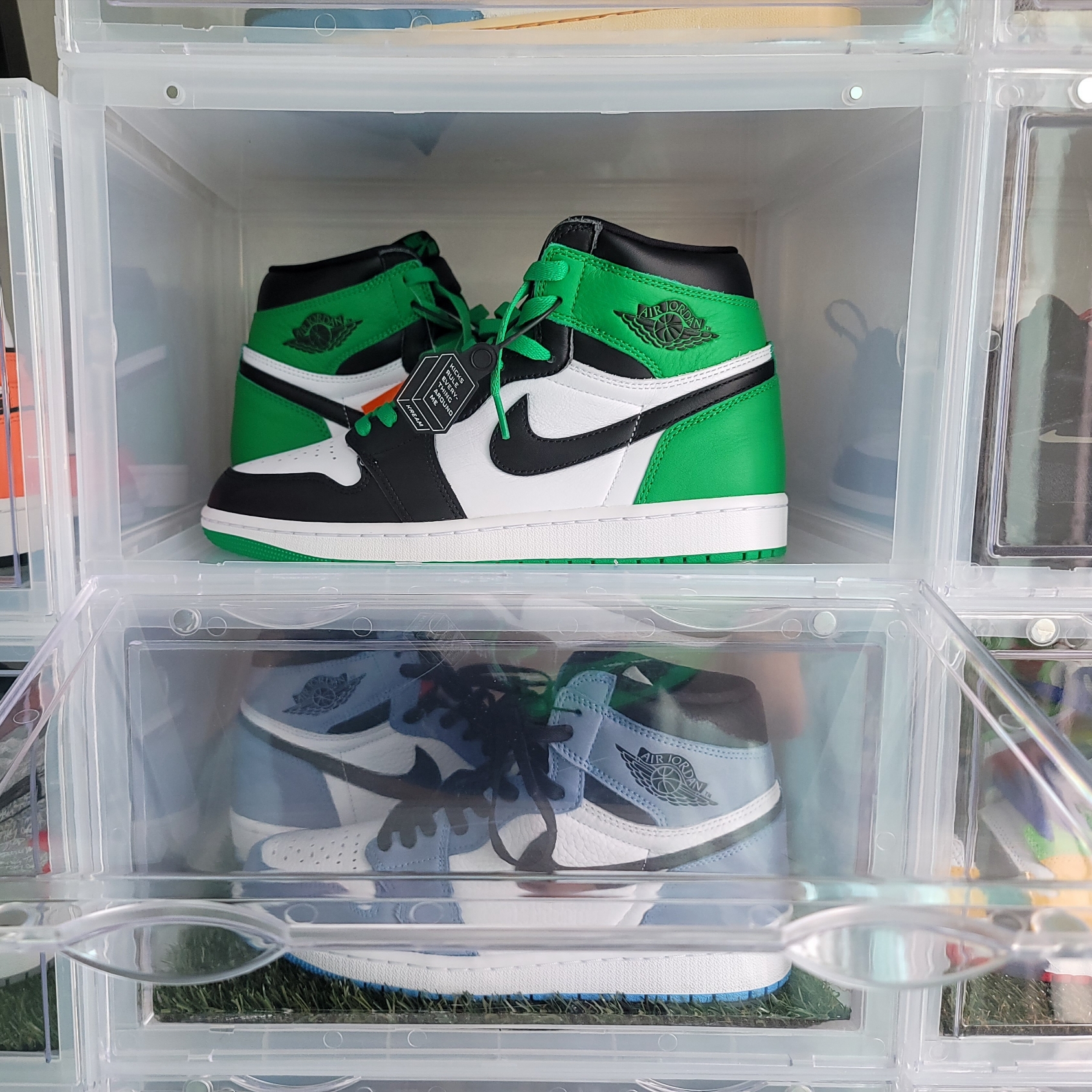 Jordan 1 Retro High OG Black and Lucky Green 착용 스타일