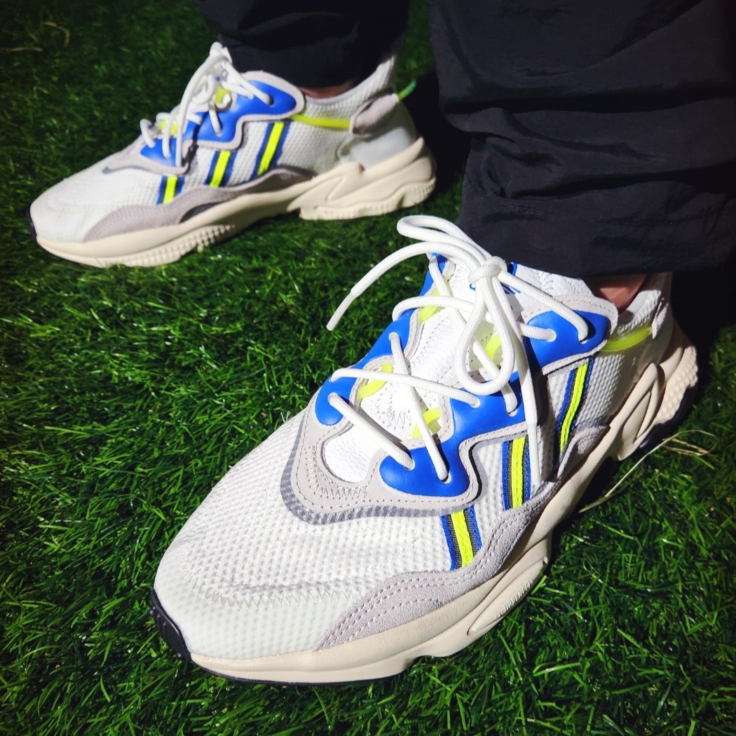 Adidas Ozweego Cloud White Solar Yellow 착용 스타일 - 5