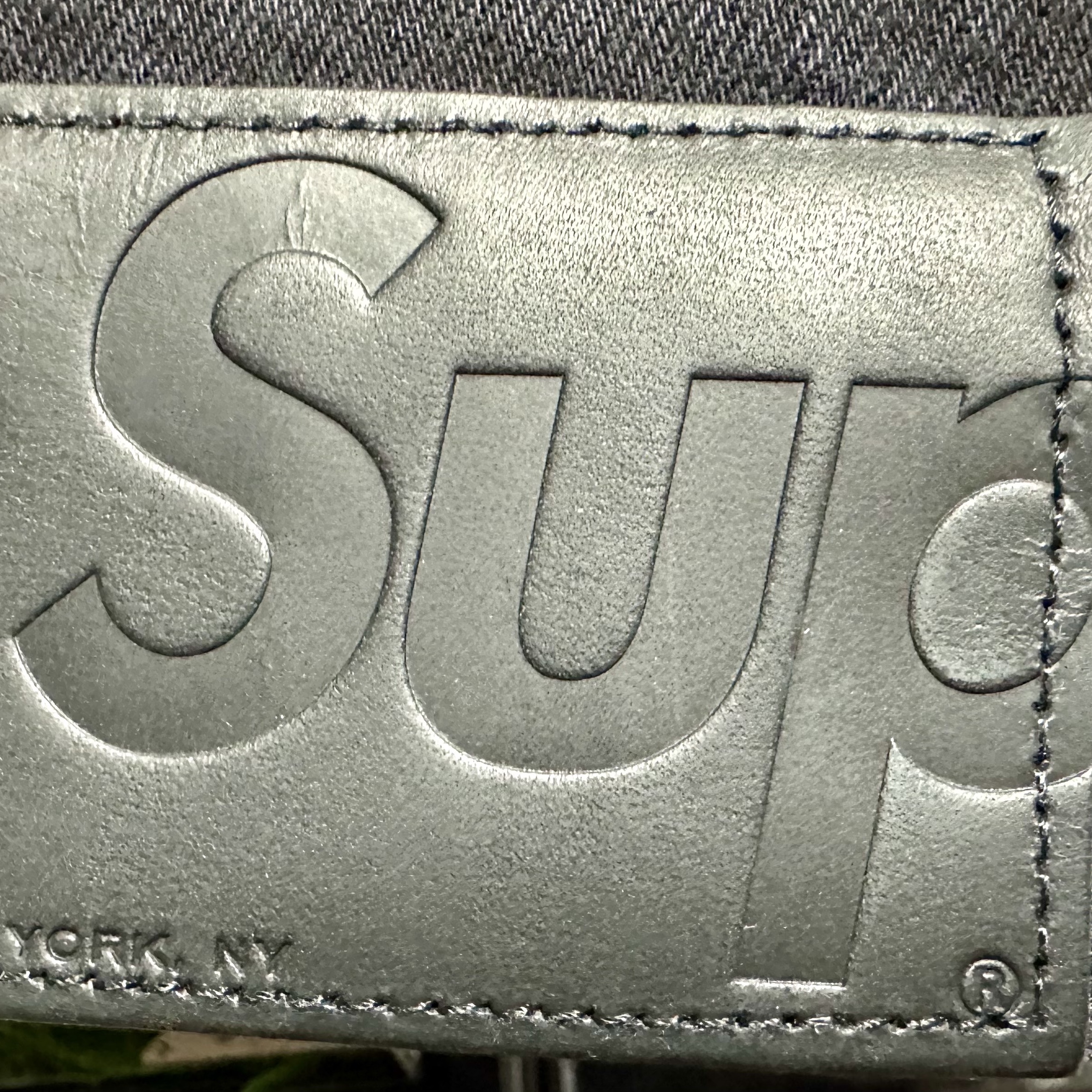 Supreme Shibori Denim Trucker Jacket Black - 23SS 착용 스타일 - 3