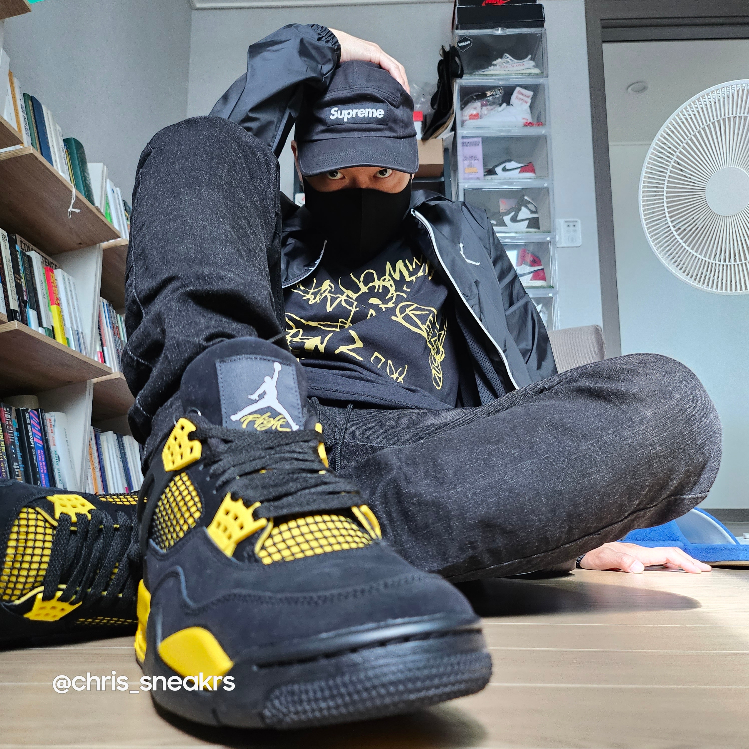 Jordan 4 Retro Thunder 2023, Supreme Washed Chino Twill Camp Cap Black 착용 스타일 - 1