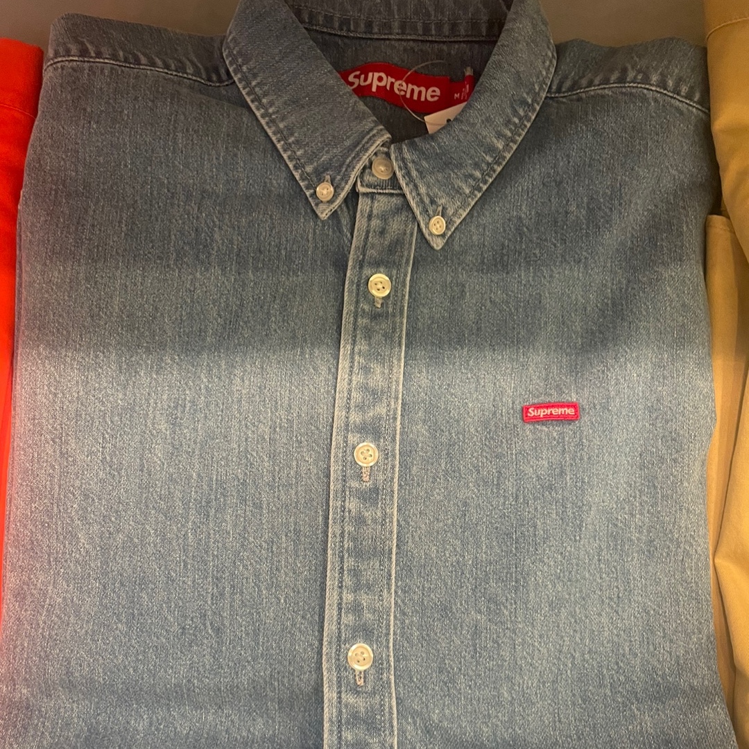 Supreme Small Box Shirt Denim - 23FW 착용 스타일