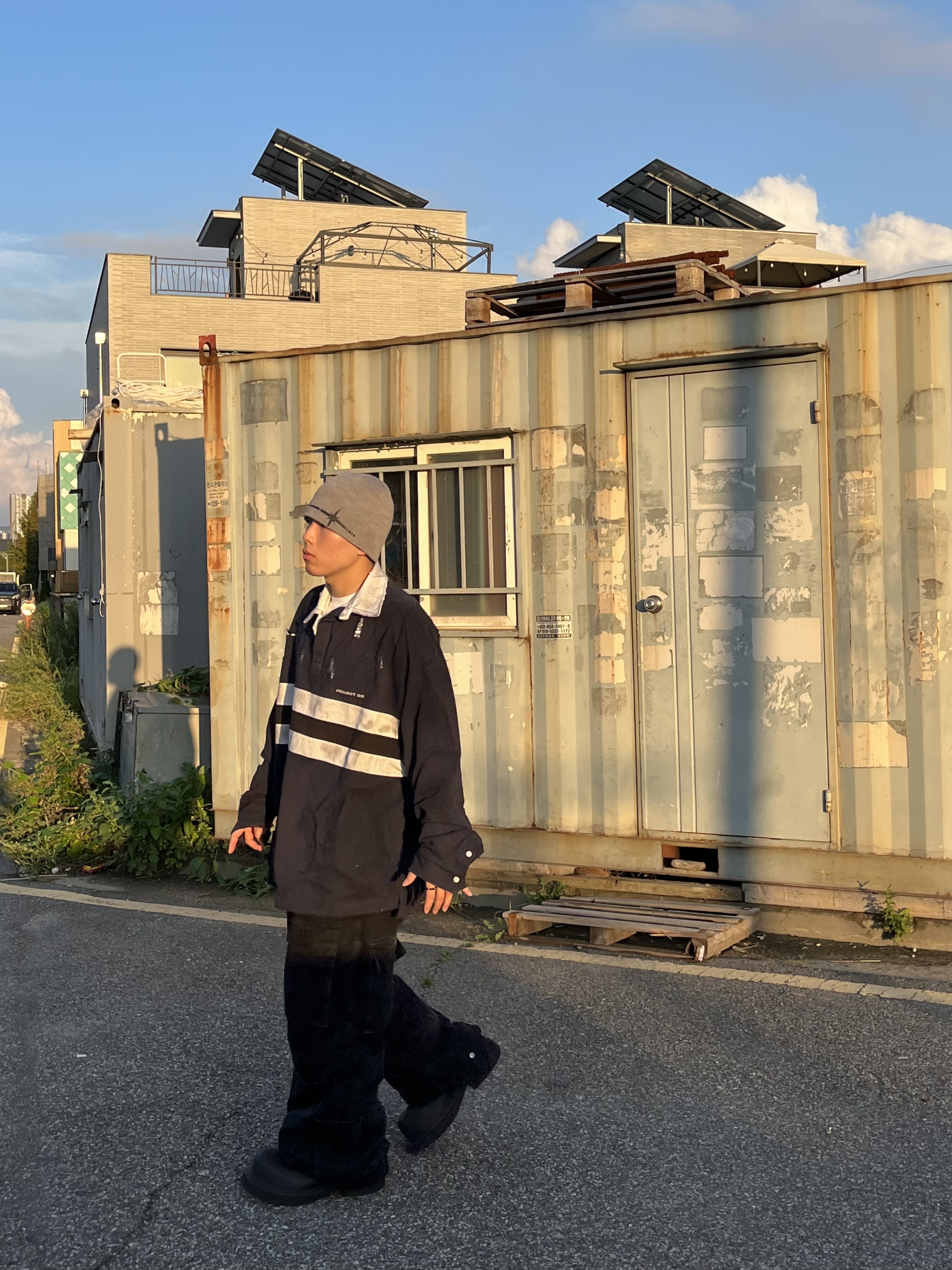 Project G/R Crinkle Denim Cargo Pants Black, Balenciaga Steroid Derby Black 착용 스타일 - 2