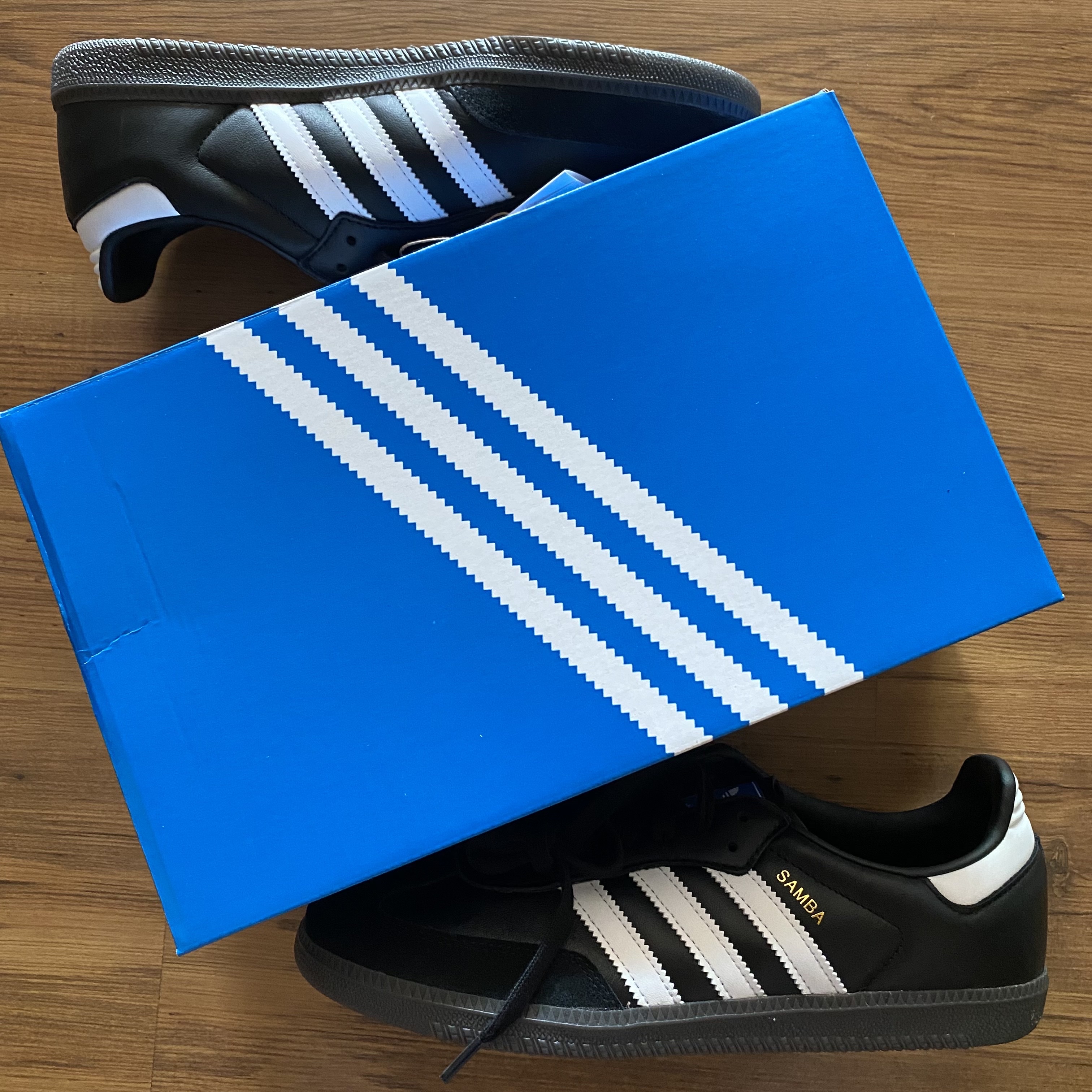 Adidas Samba OG Black White Gum 착용 스타일