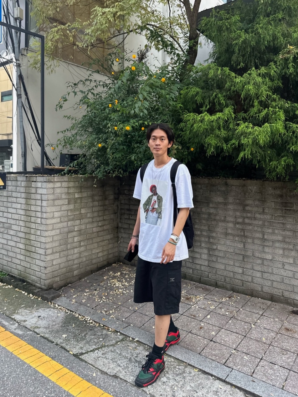 Supreme Andre 3000 T-Shirt White - 22FW, Supreme Metal Lighter Holster - 19SS 착용 스타일 - 4